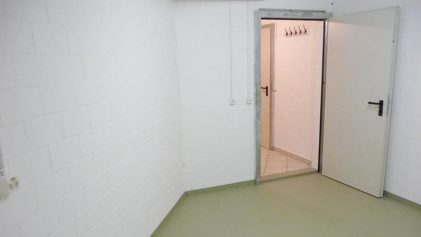 Casa bifamiliare di 5½ stanze con vista mozzafiato sulle montagne a Morschach - Foto 18 di 24