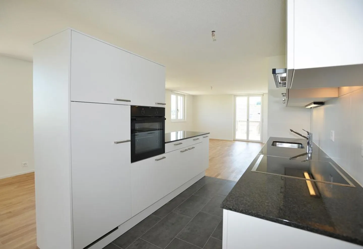 Appartement moderne à Niederwangen - Louer sans dépôt - Photo 3 sur 7