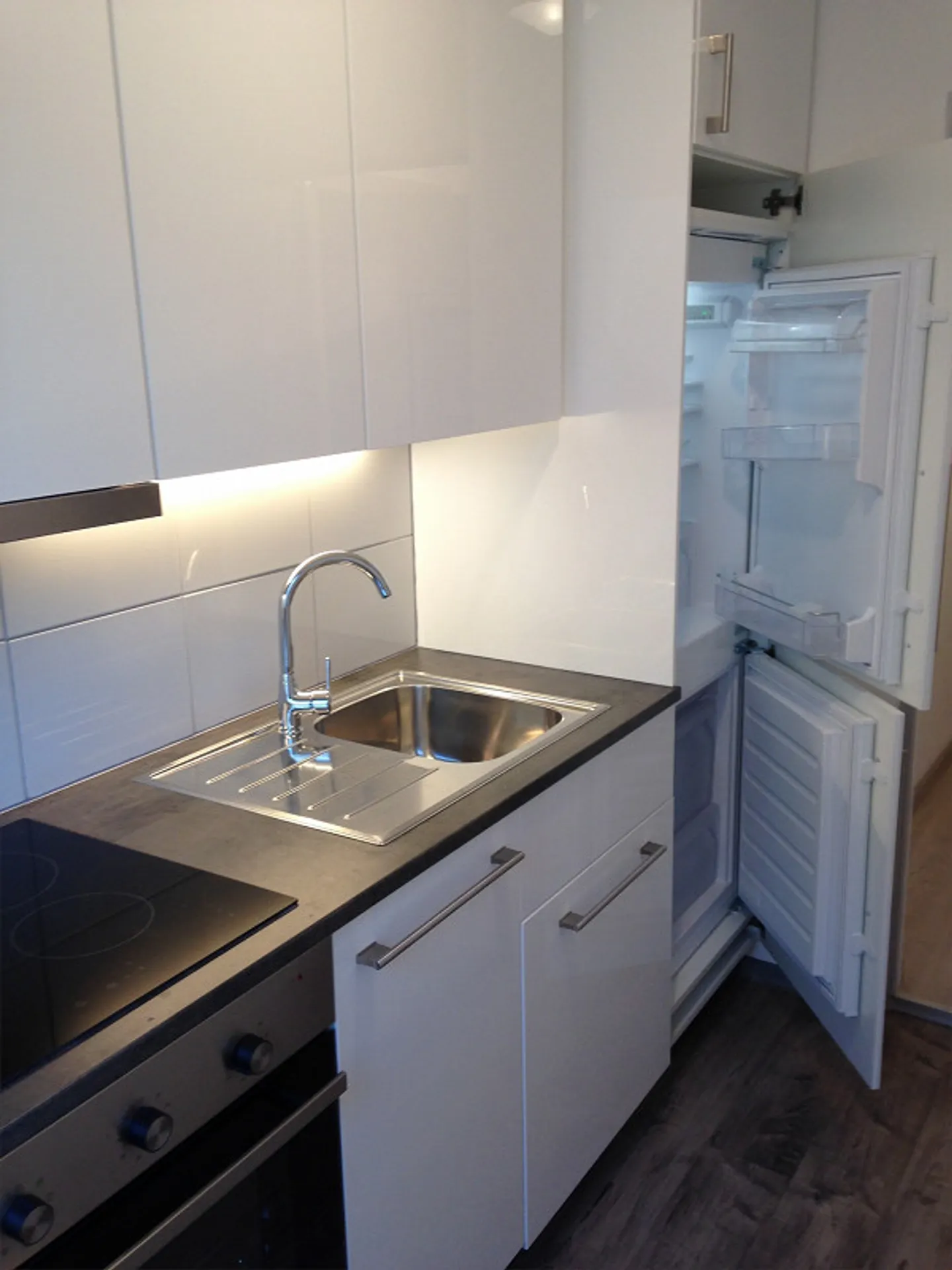 Affordable, bright 2-room apartment - Photo 2 of 8