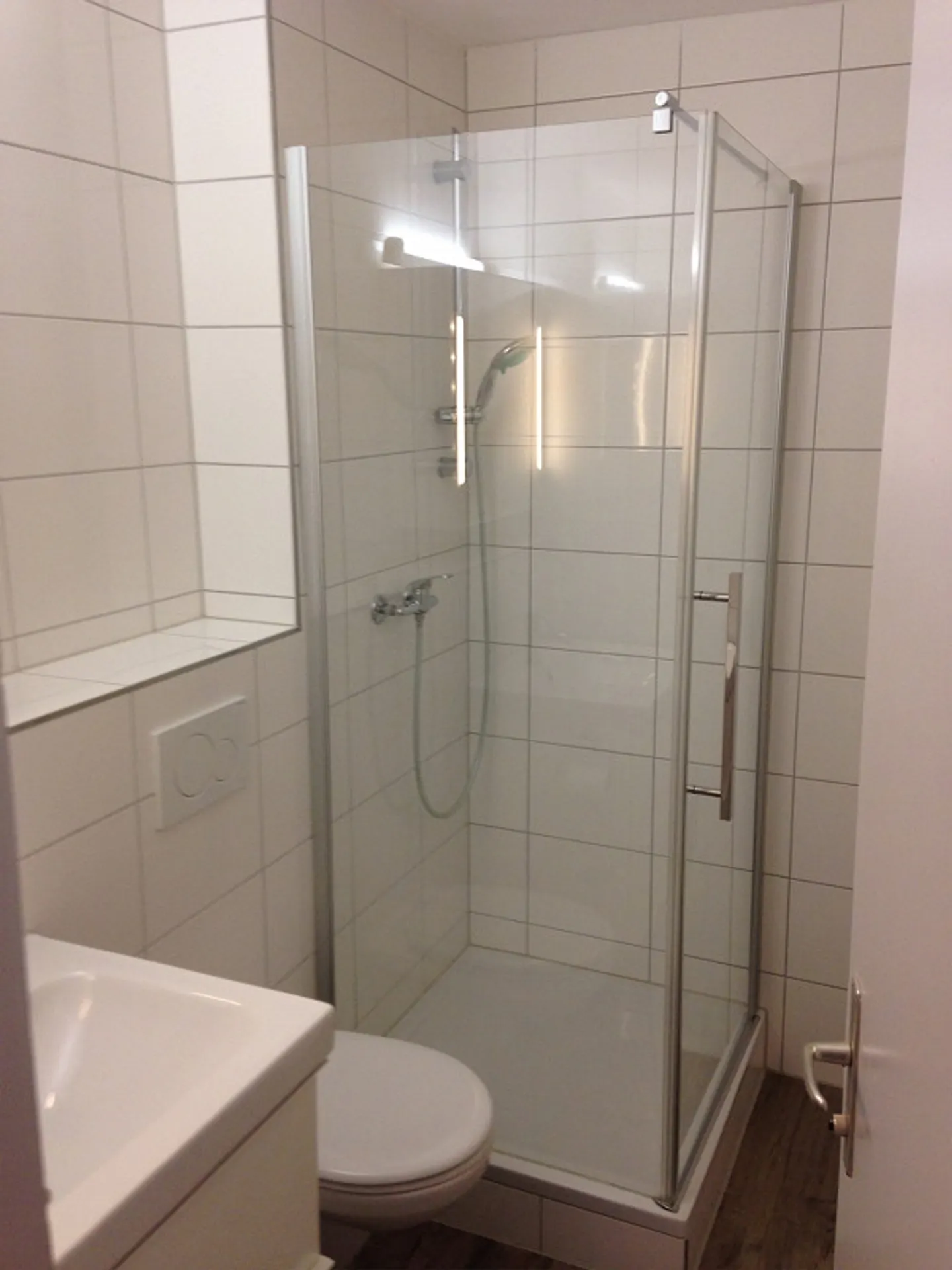 Affordable, bright 2-room apartment - Photo 3 of 8