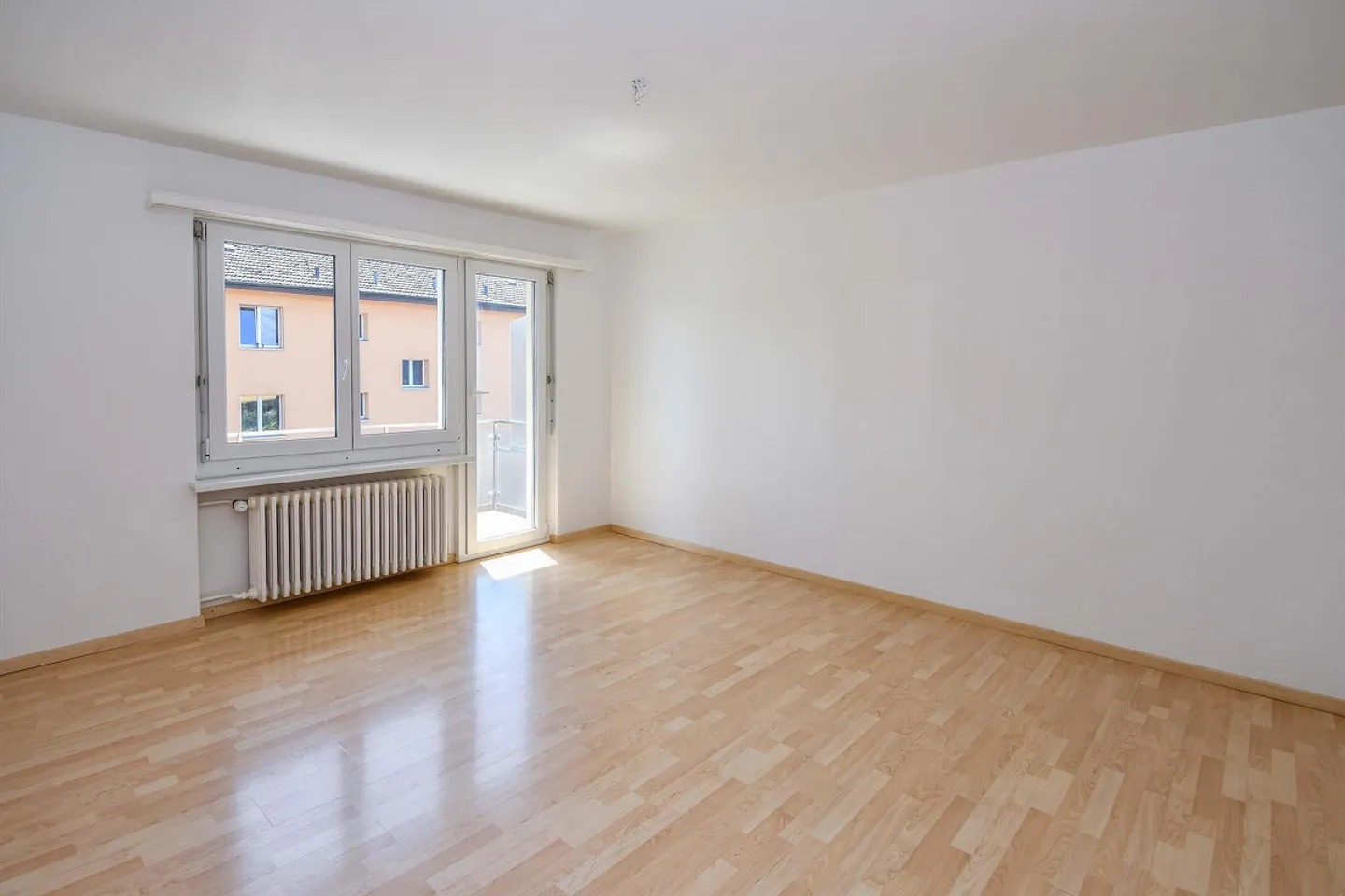 Bel appartement dans un emplacement calme - Photo 1 sur 8