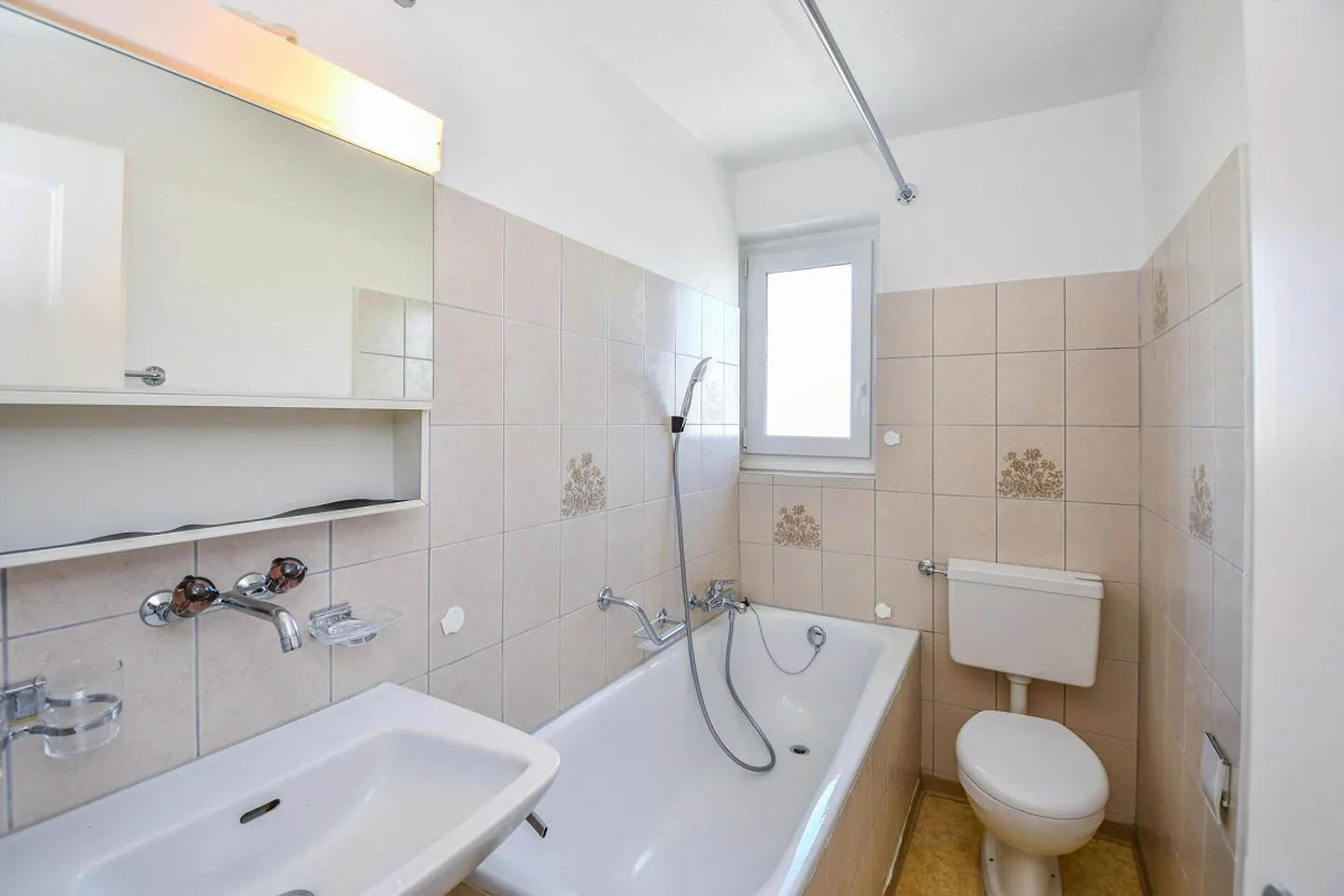 Bel appartement dans un emplacement calme - Photo 5 sur 8
