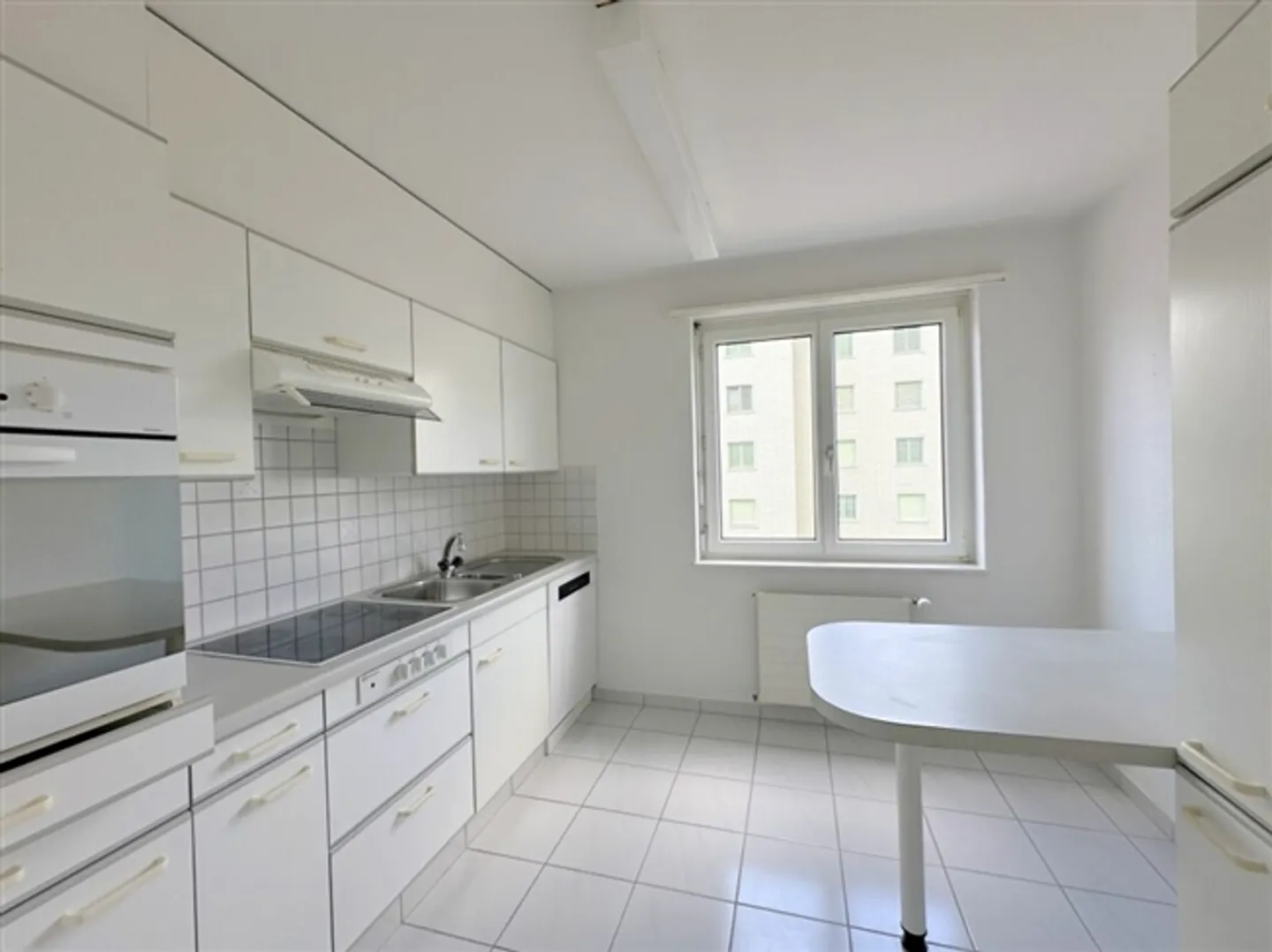 «Schöne 3 Zimmerwohnung mit grossem Wintergarten» - Foto 2 von 11