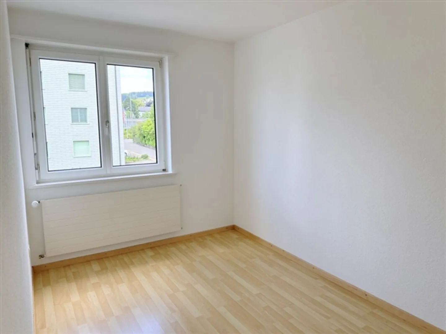«Schöne 3 Zimmerwohnung mit grossem Wintergarten» - Foto 7 von 11