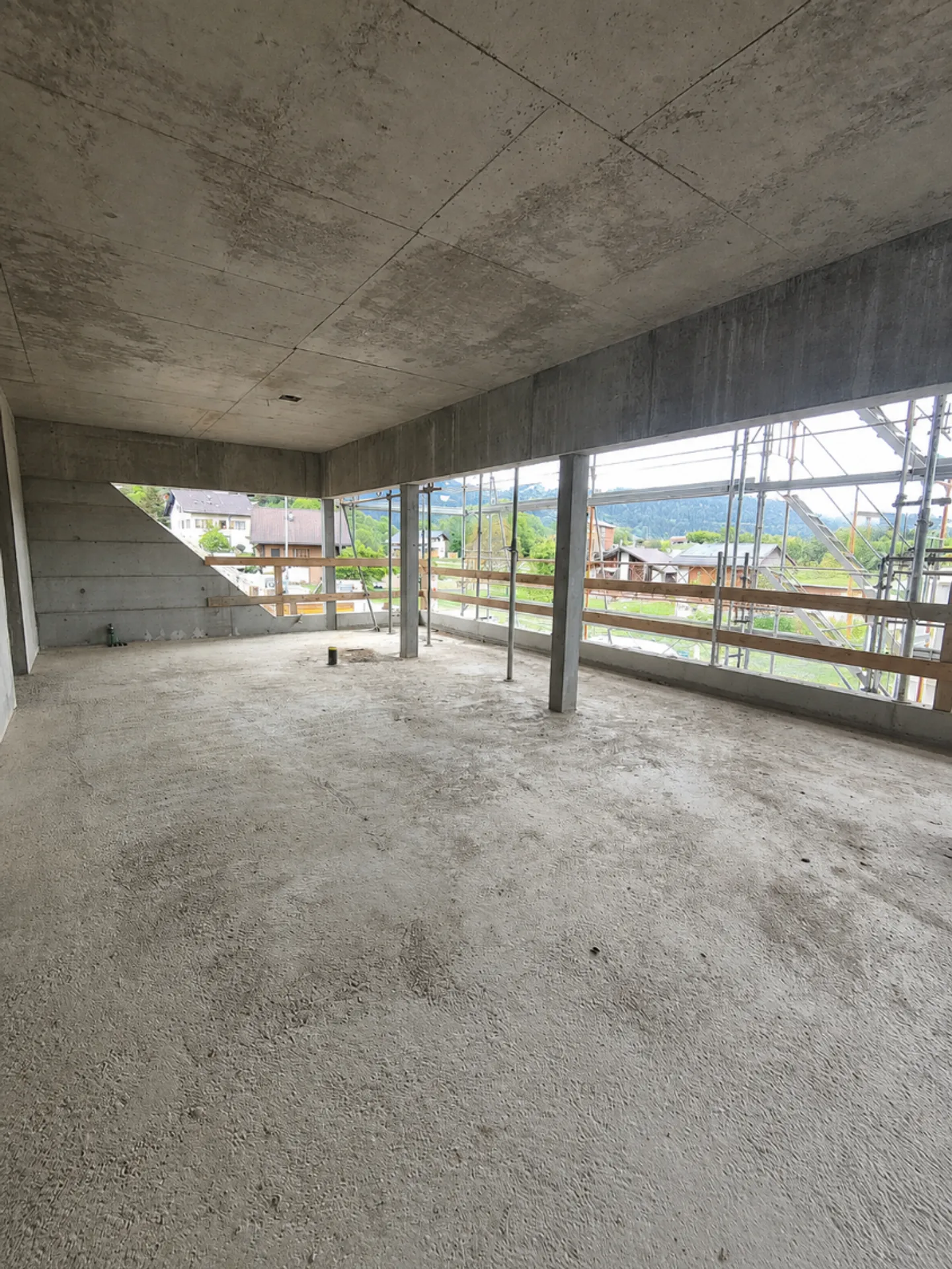 Nouvel appartement de 2,5 pièces avec balcon et terrasse - Photo 4 sur 15