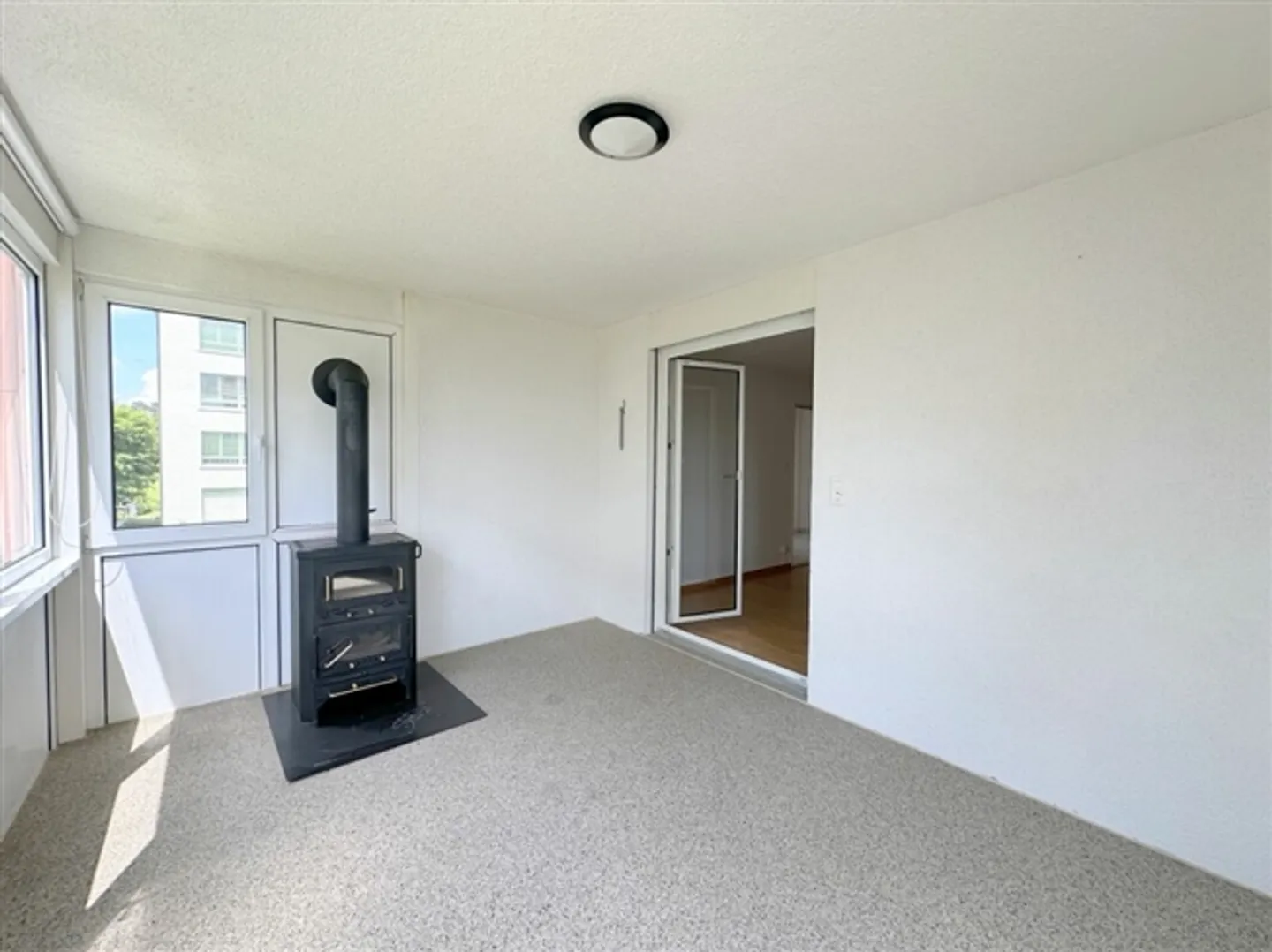 «Schöne 3 Zimmerwohnung mit grossem Wintergarten» - Foto 9 von 11