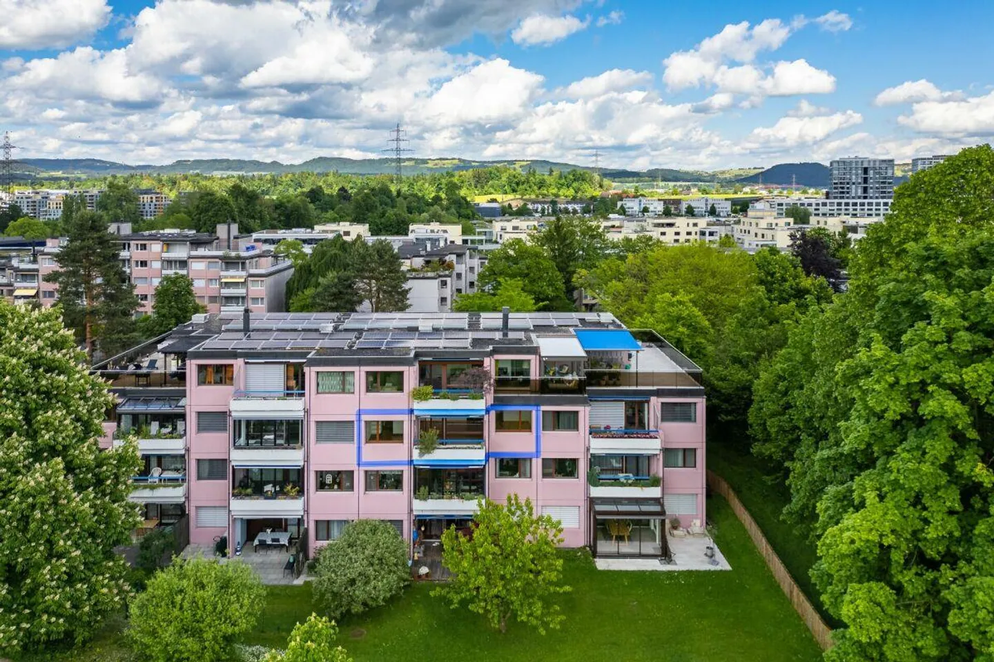 Apartment in the Green - Photo 4 of 22