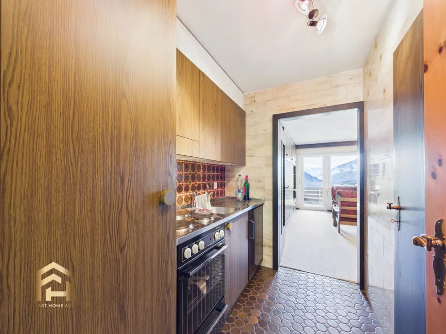 Appartement attrayant de 2,5 pièces avec 2 balcons et une vue magnifique - Photo 5 sur 13