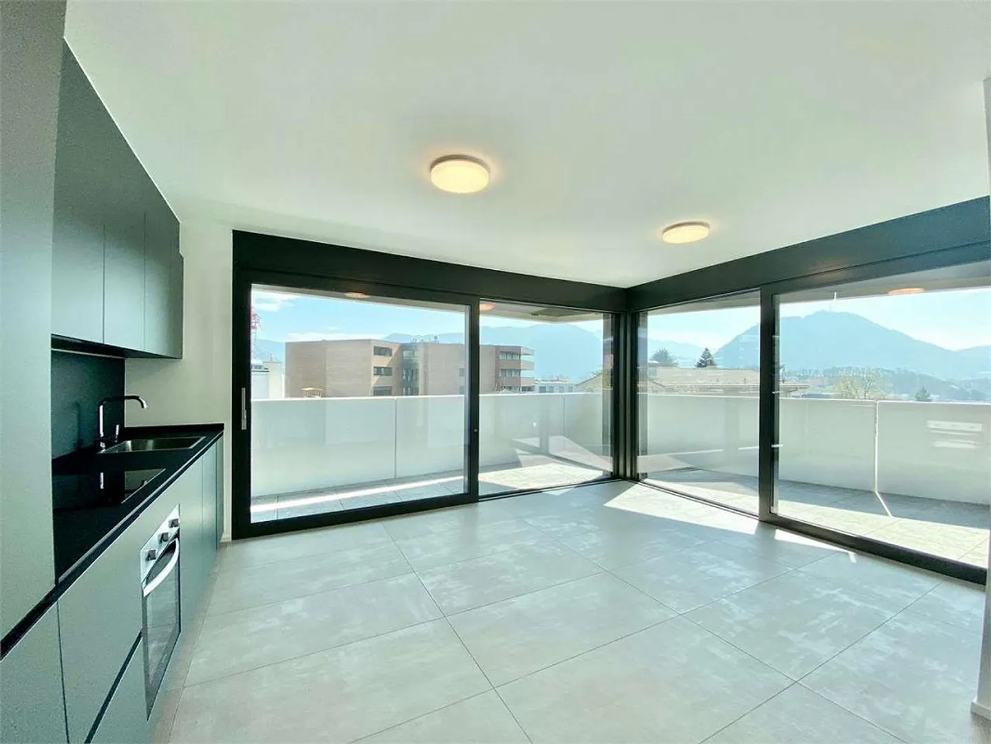 Elegant apartment with terrace in Breganzona new construction - Photo 8 of 13