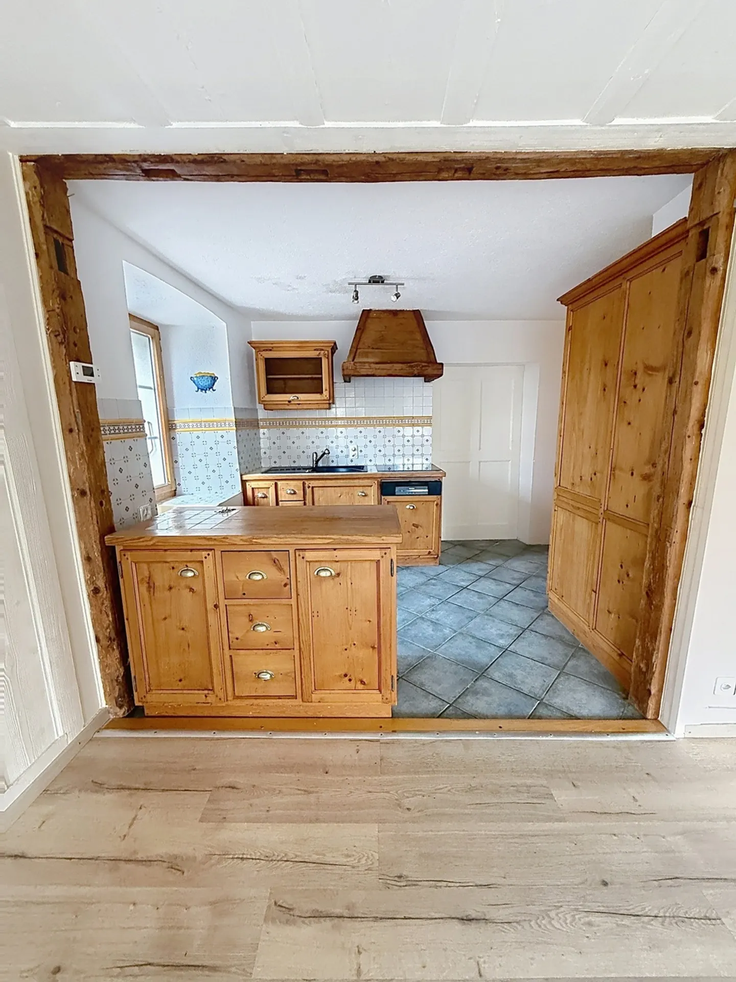 Charming Detached House - Photo 3 of 14
