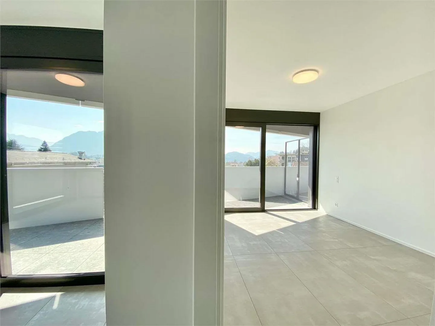 Elegant apartment with terrace in Breganzona new construction - Photo 9 of 13