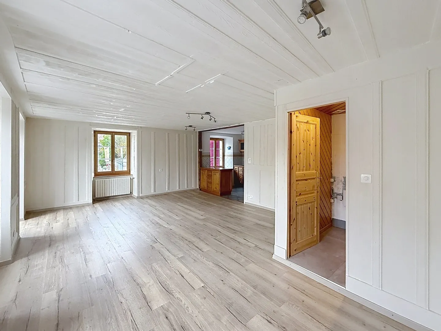 Charming Detached House - Photo 7 of 14