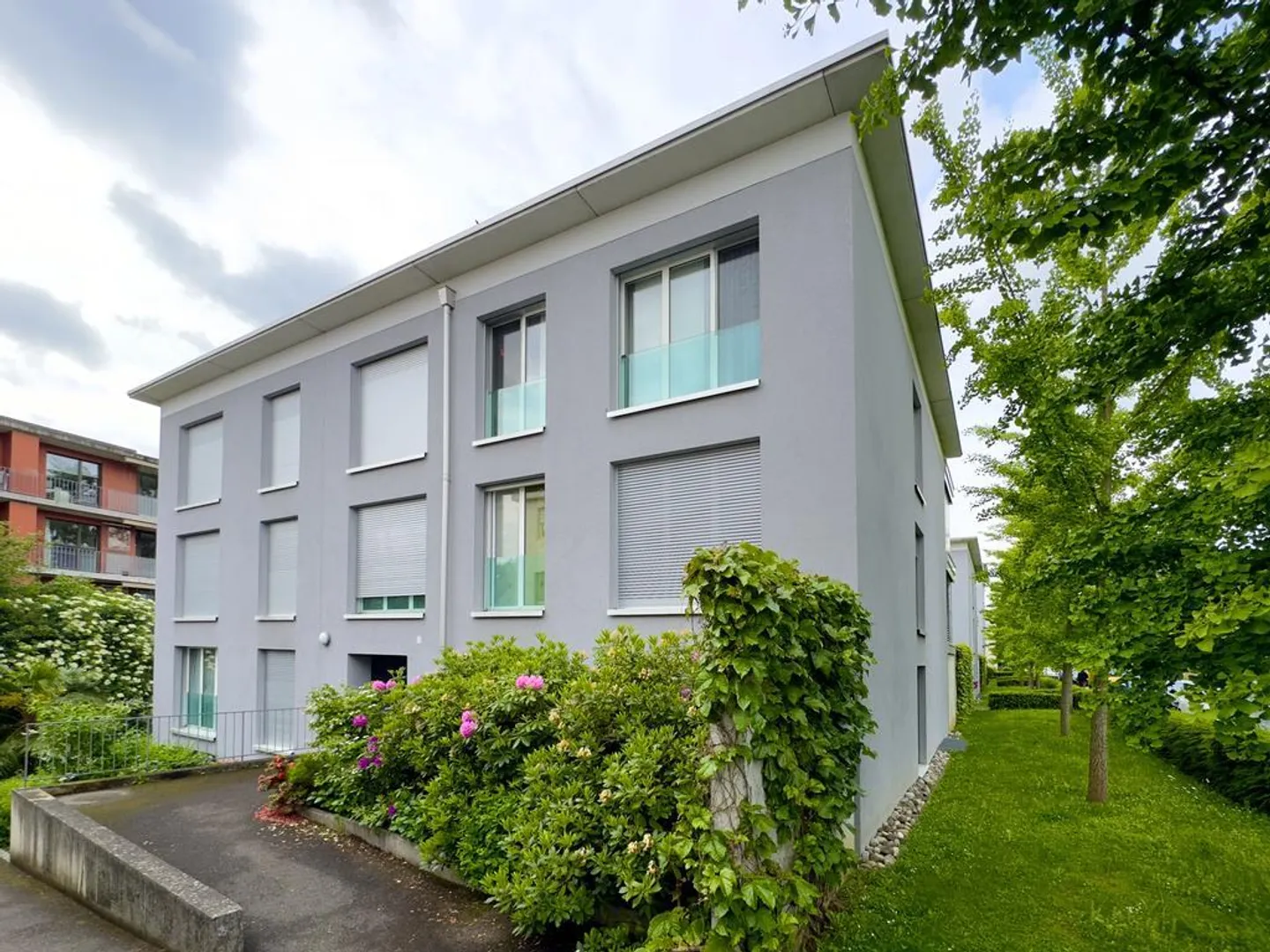 Bello, moderno appartamento di 3.5 locali a Binningen - Foto 1 di 11