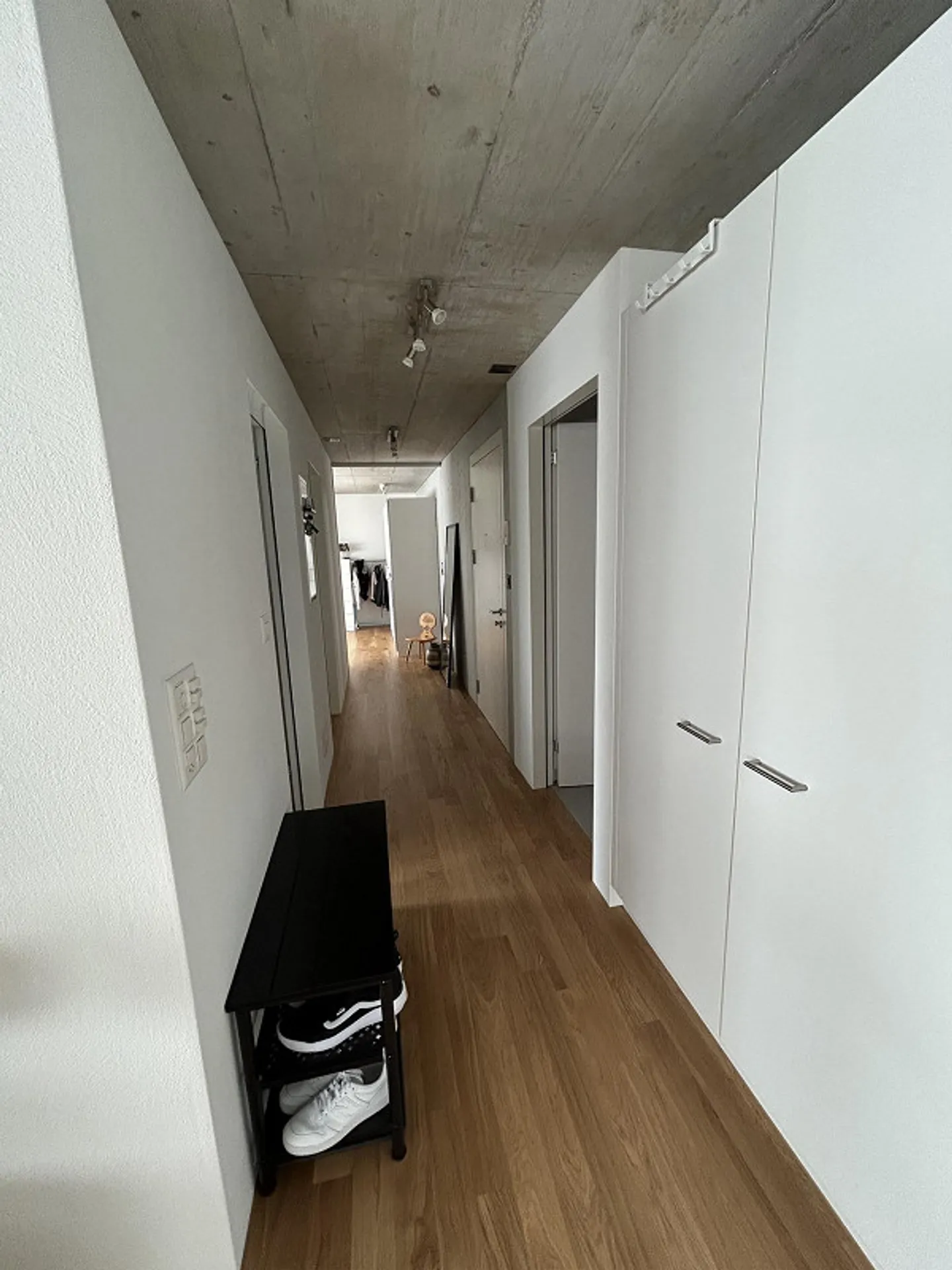 Appartement moderne de 3,5 pièces au rez-de-chaussée surélevé - Photo 5 sur 8