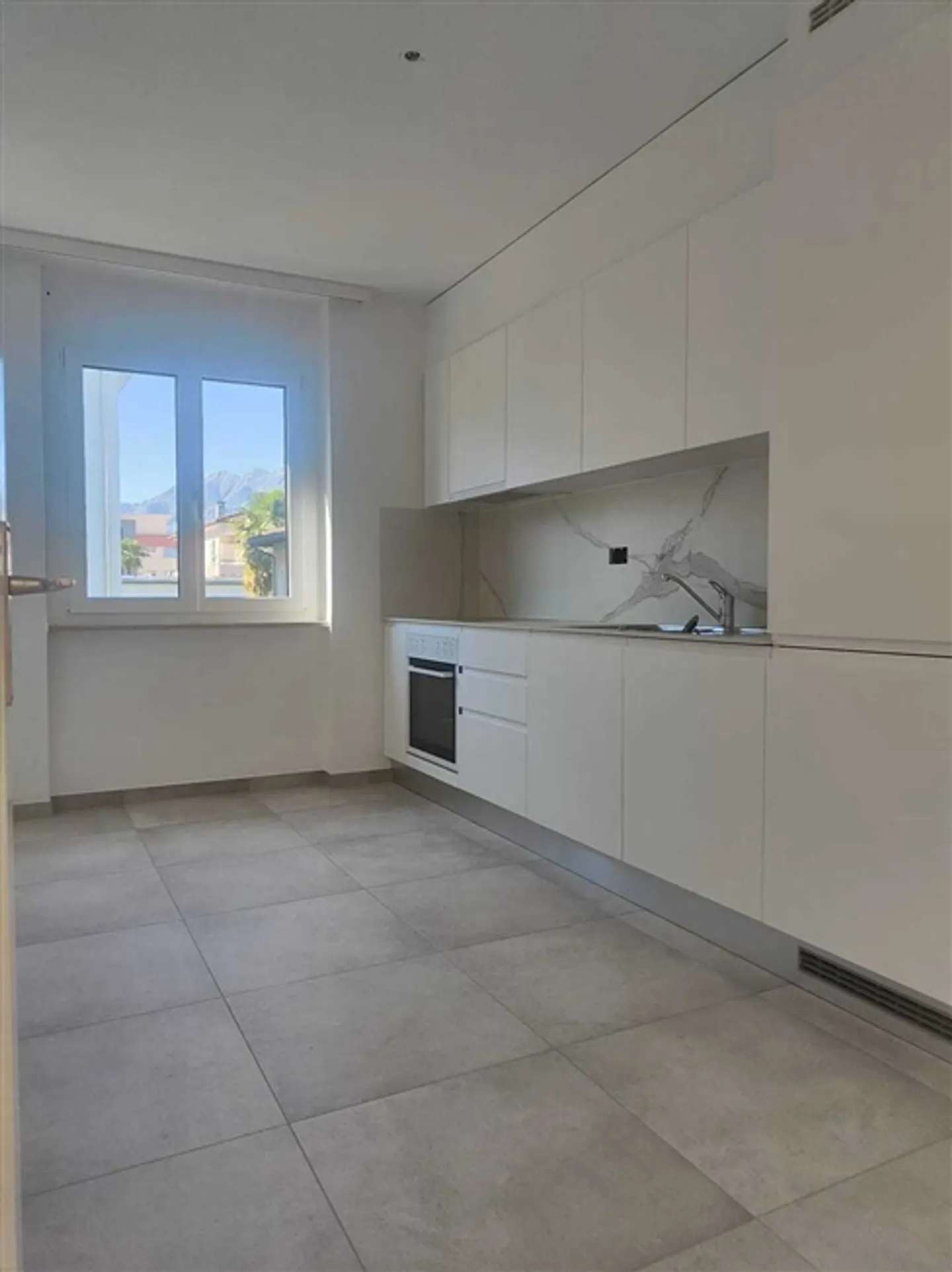 «4.5-Zimmer-Wohnung zu vermieten in ruhiger Lage von Ascona» - Foto 2 von 16