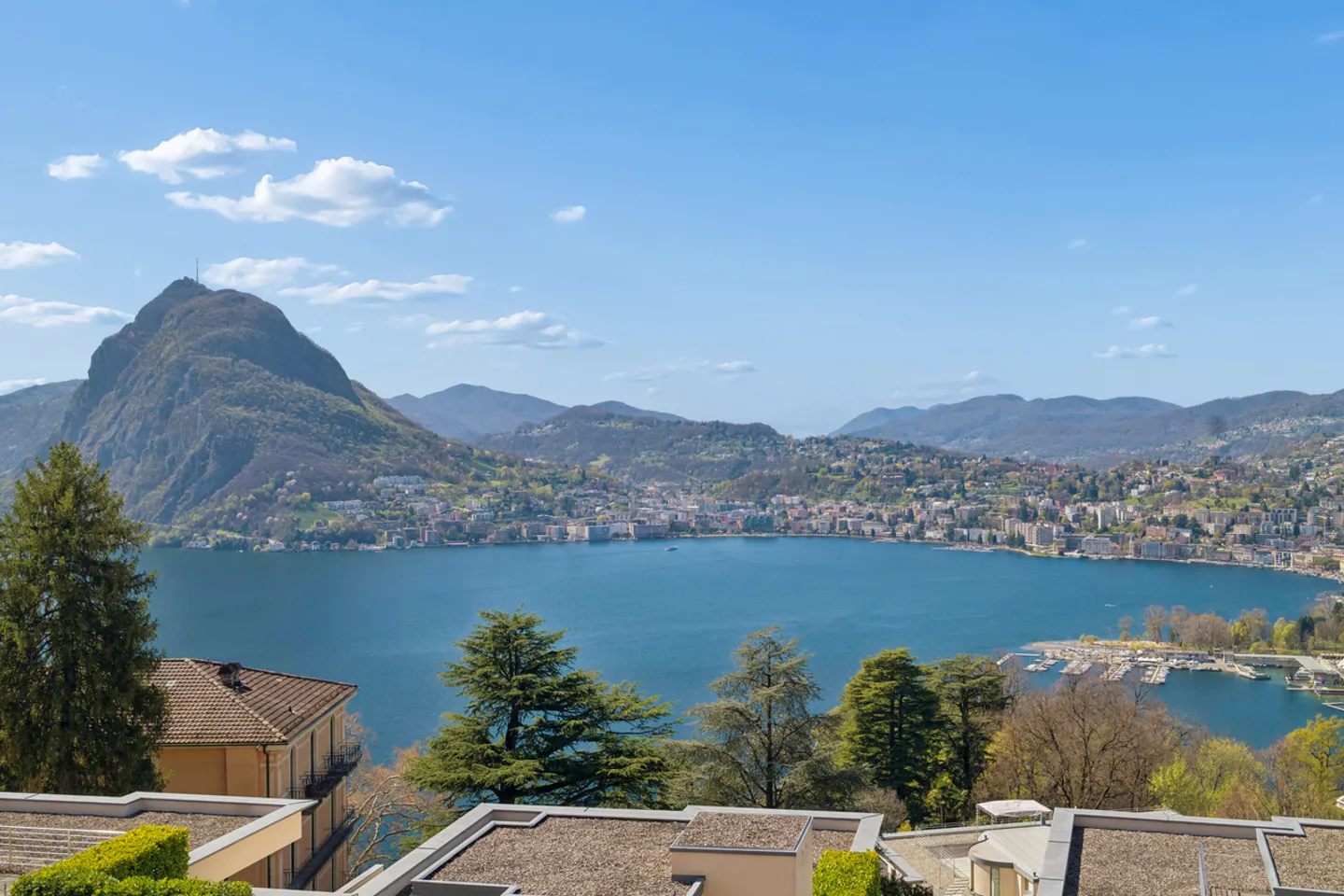 Attique duplex avec vue dominante sur le lac de Lugano - Photo 1 sur 20