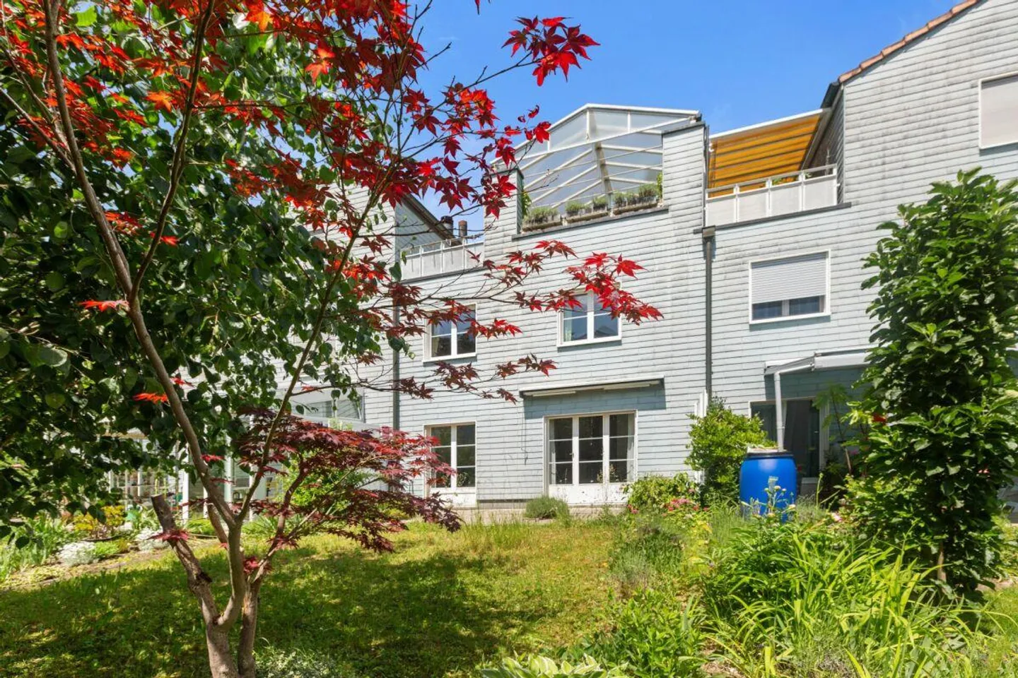 Cozy Row House with Garden and Rooftop Terrace - Photo 2 of 13