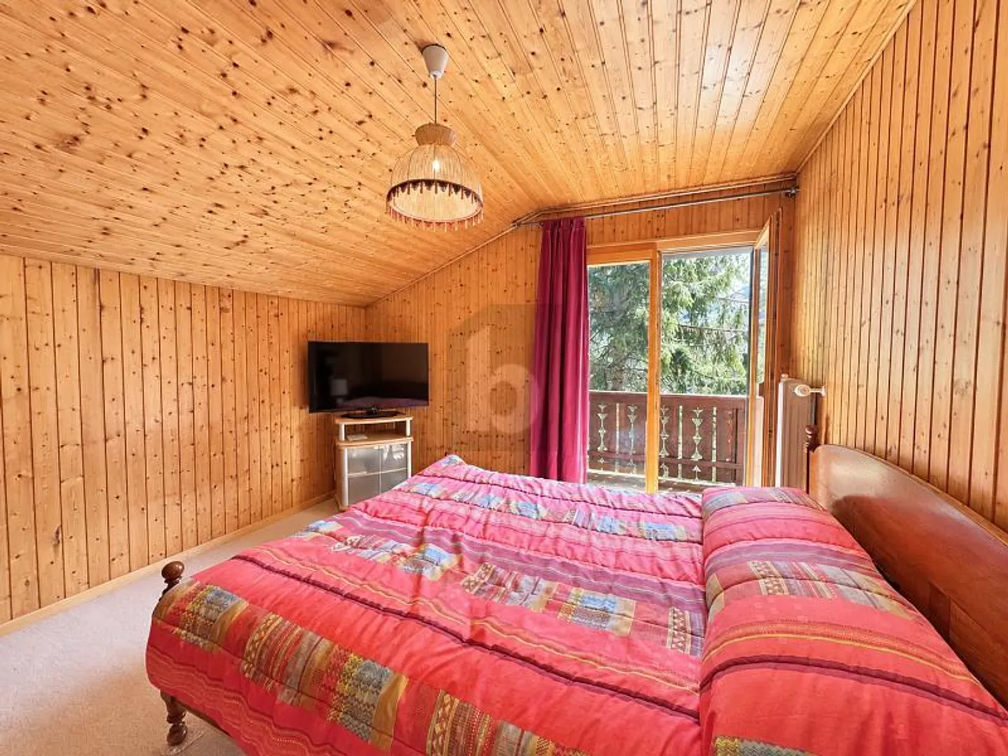 MAGNIFICENT WITH SAUNA - Photo 4 of 6