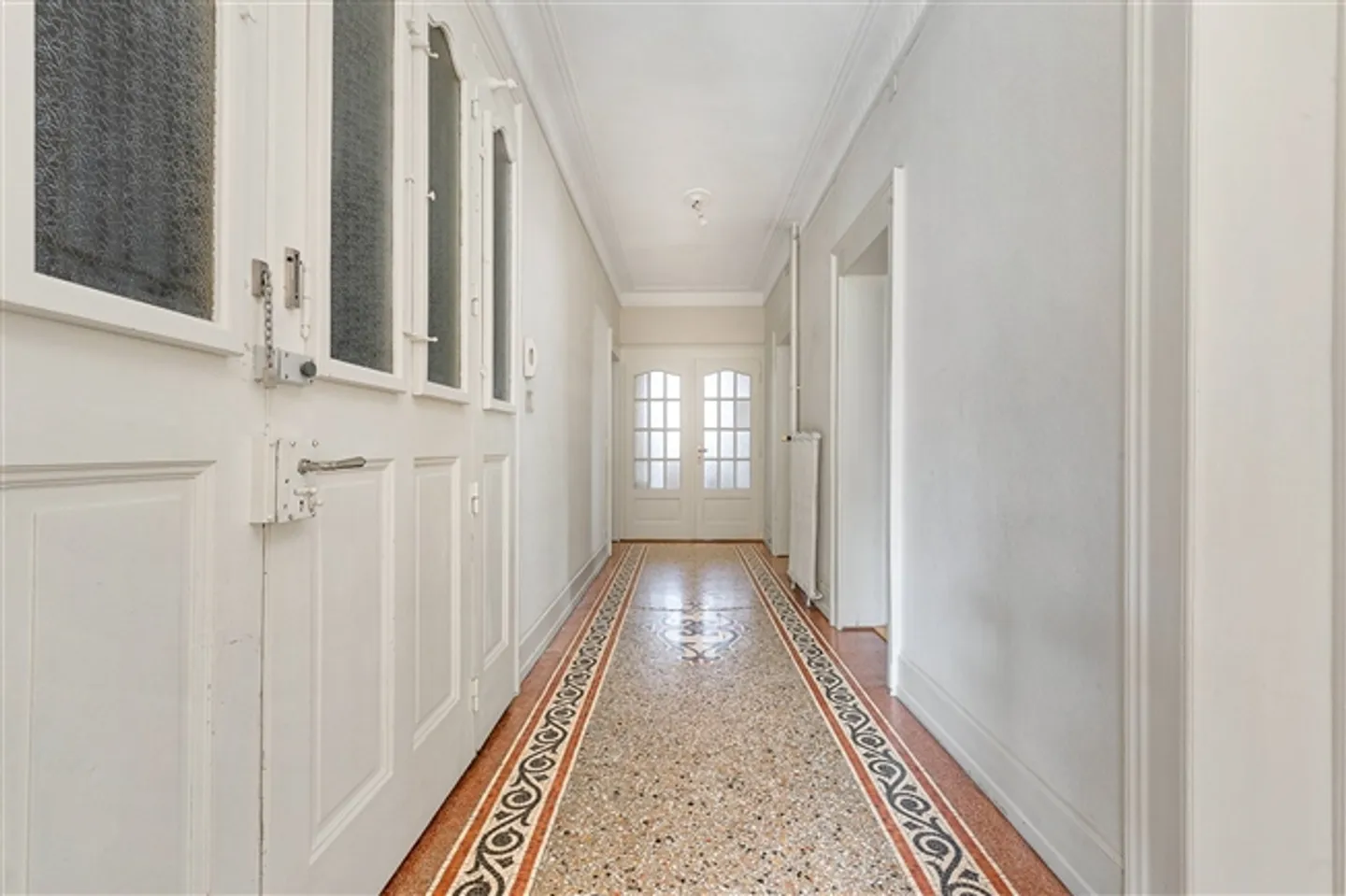 In the Heart of the City Beautiful 5.5 Room Apartment in Hausmann Style with Garden - Photo 5 of 9