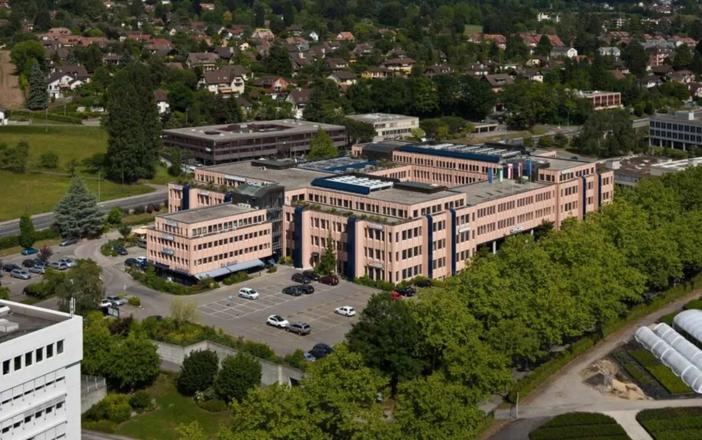 BEAUTIFUL ADMINISTRATIVE AREA OF 186 M2 - Photo 1 of 9