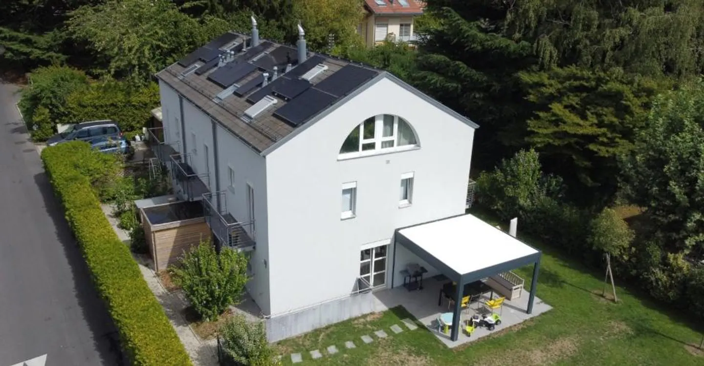 Charming Family Villa in Renens - Photo 1 of 13