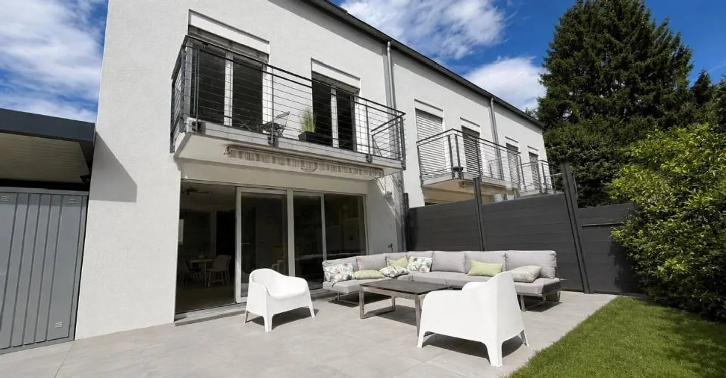 Charming Family Villa in Renens - Photo 5 of 13