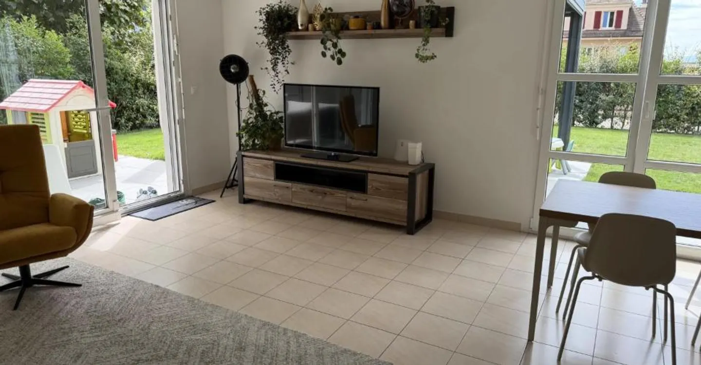 Charming Family Villa in Renens - Photo 7 of 13