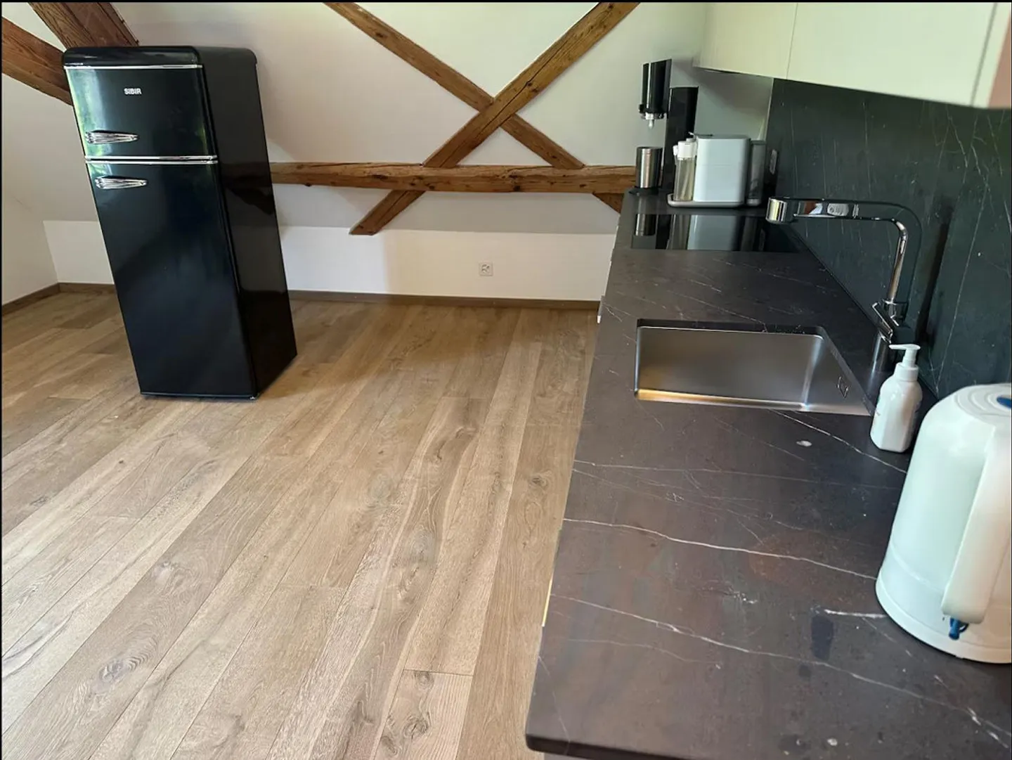 Appartement Loft Moderne dans une Belle Maison en Bois - Photo 4 sur 14