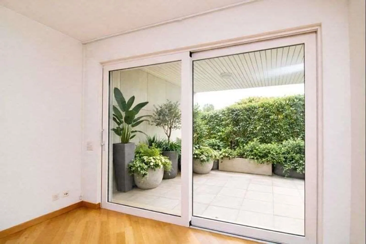 5.5 Room Apartment with Lake View and Outbuilding in the City Center - Photo 6 of 13