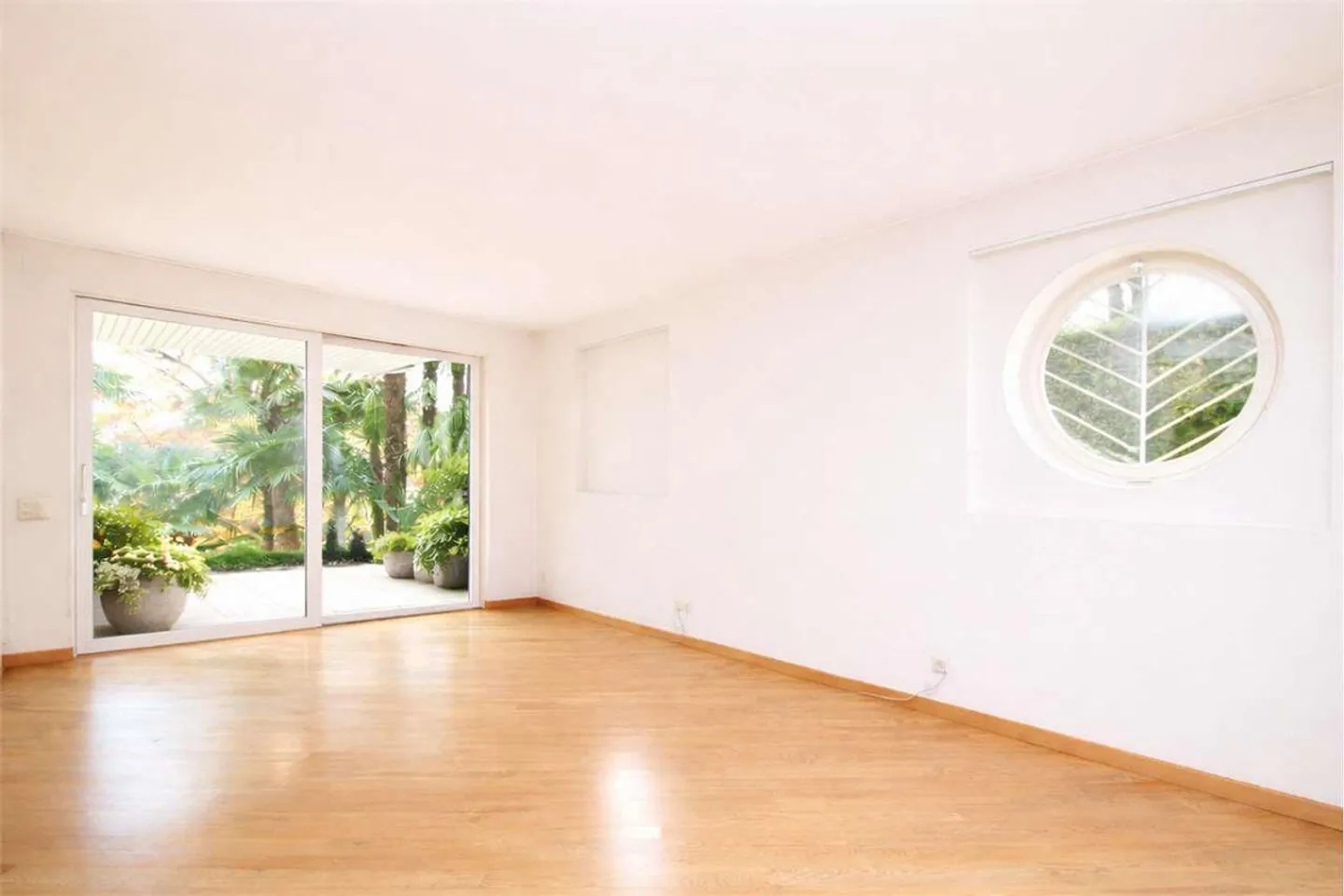 5.5 Room Apartment with Lake View and Outbuilding in the City Center - Photo 7 of 13