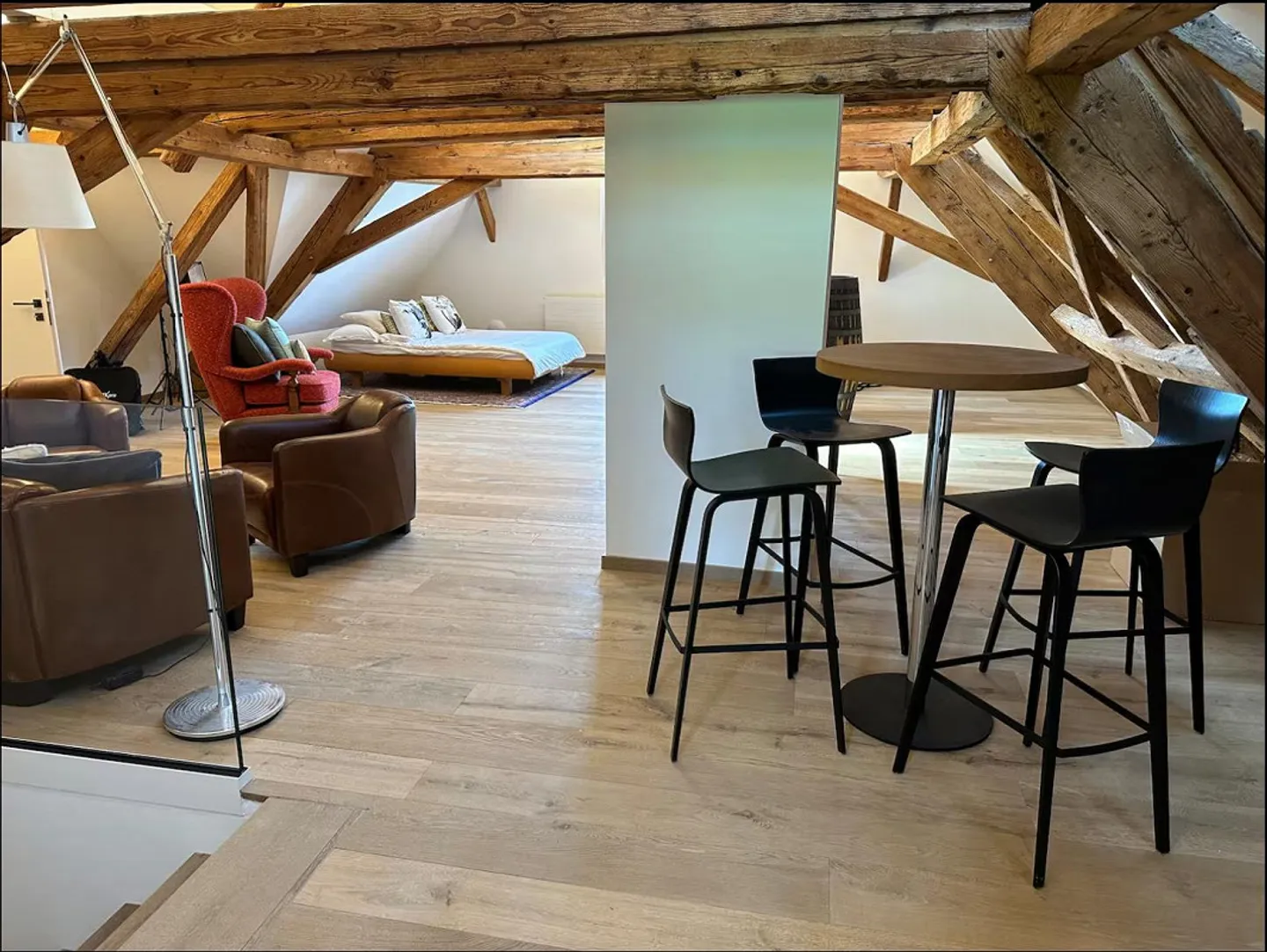 Appartement Loft Moderne dans une Belle Maison en Bois - Photo 11 sur 14