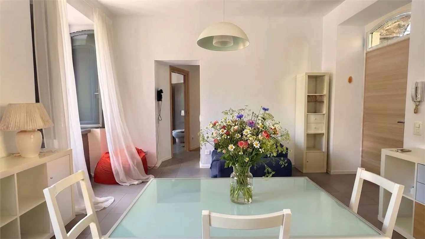 Charmante 2,5-Zimmer-Wohnung mit Garten und Parkplatz - Foto 4 von 14