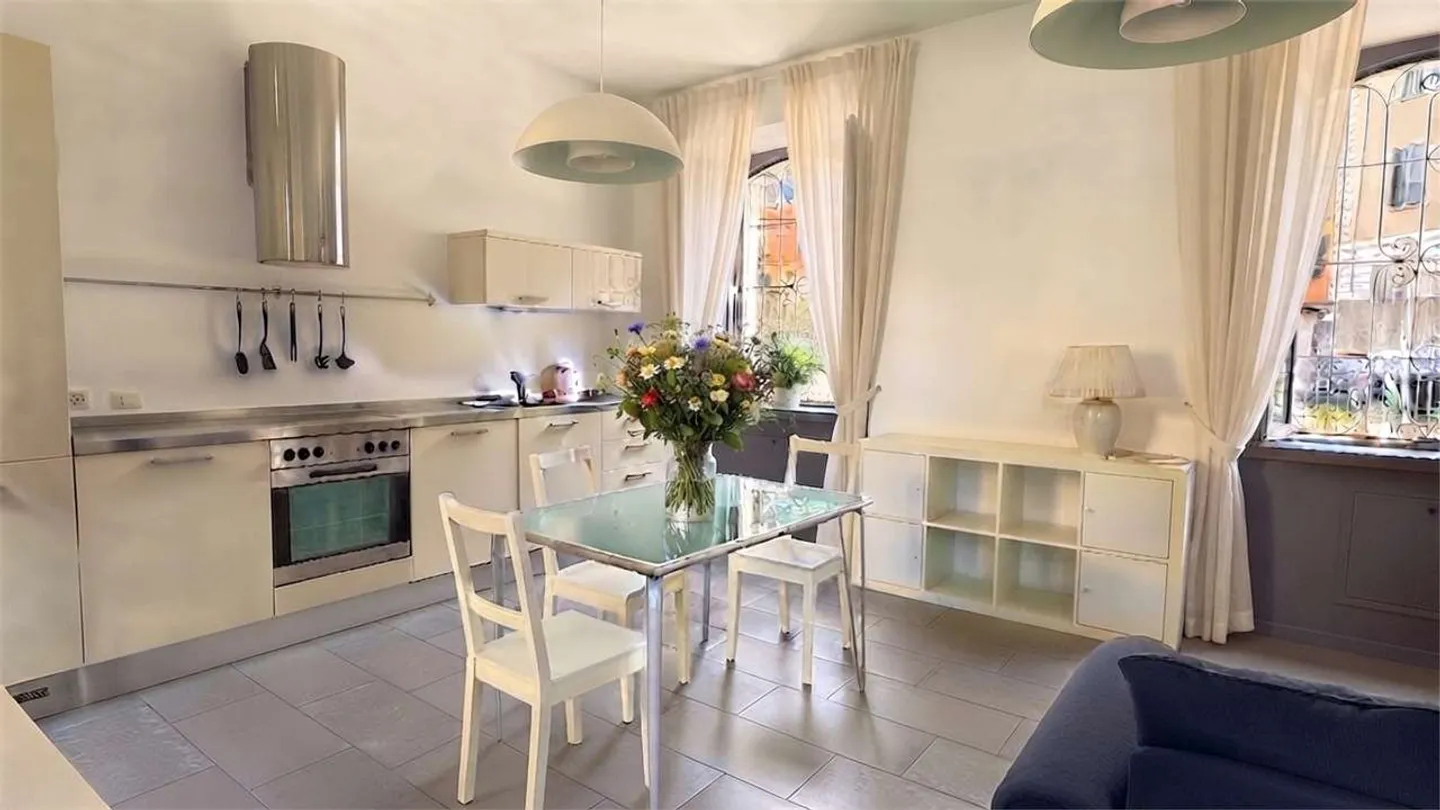 Charmante 2,5-Zimmer-Wohnung mit Garten und Parkplatz - Foto 5 von 14