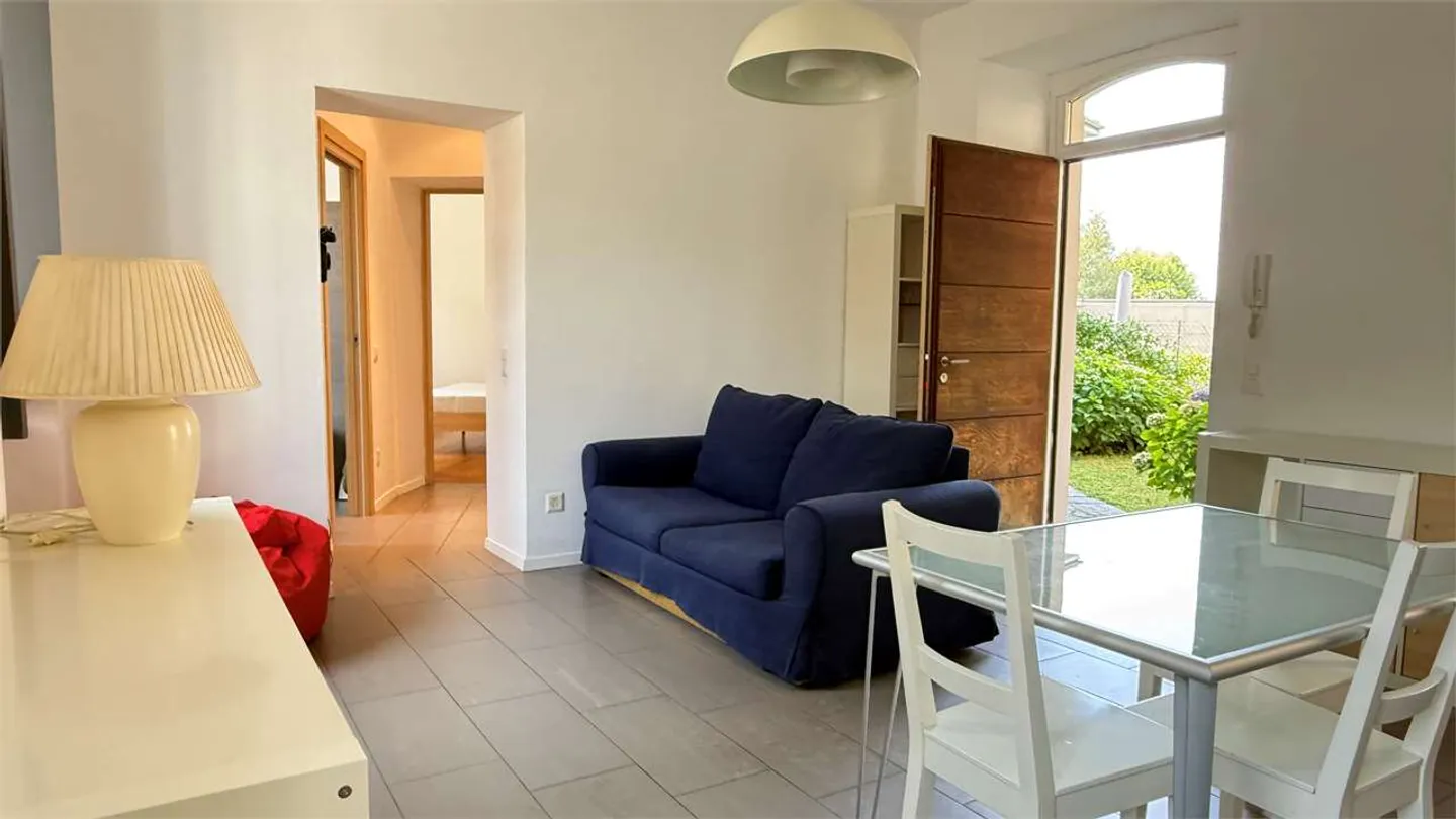 Charmante 2,5-Zimmer-Wohnung mit Garten und Parkplatz - Foto 7 von 14