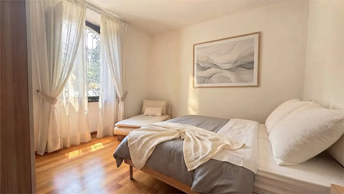 Charmante 2,5-Zimmer-Wohnung mit Garten und Parkplatz - Foto 8 von 14