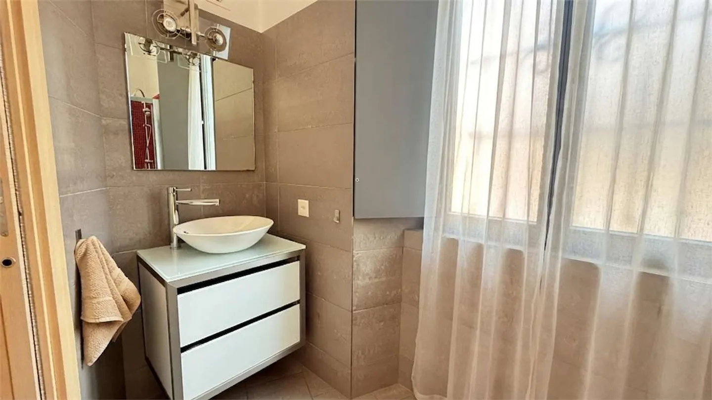 Charmante 2,5-Zimmer-Wohnung mit Garten und Parkplatz - Foto 10 von 14