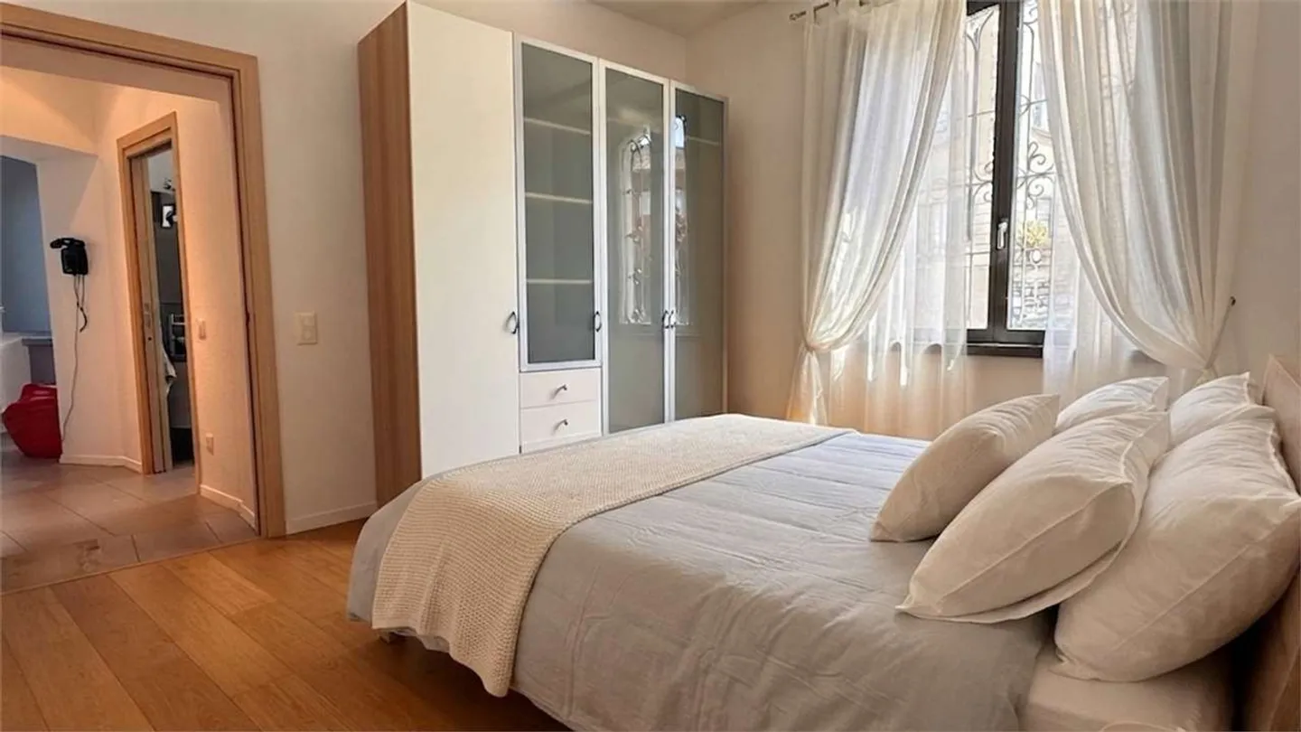 Charmante 2,5-Zimmer-Wohnung mit Garten und Parkplatz - Foto 9 von 14