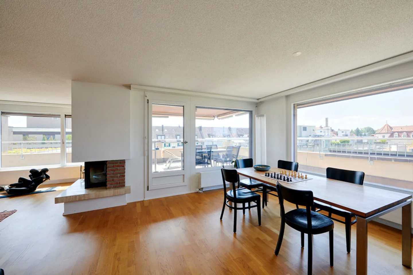 Charming Attic Apartment with Terrace - Photo 2 of 10