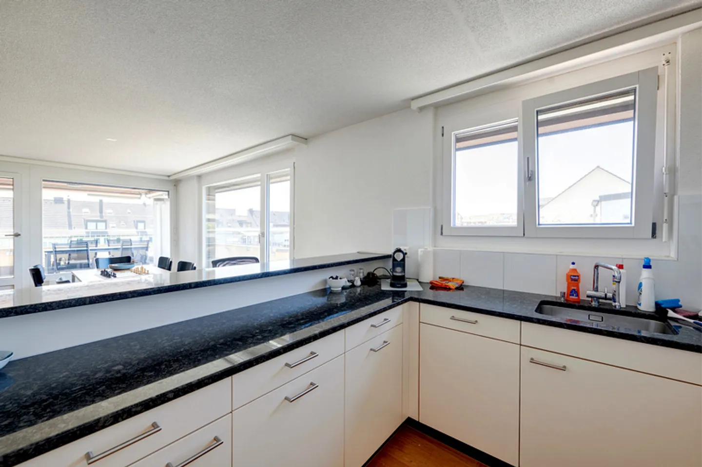 Charming Attic Apartment with Terrace - Photo 6 of 10