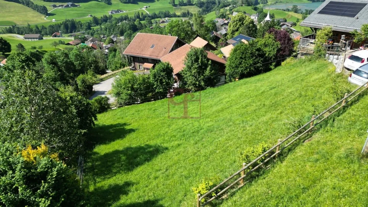 In vendita - Terreno idealmente situato a Rossinière - Foto 1 di 4