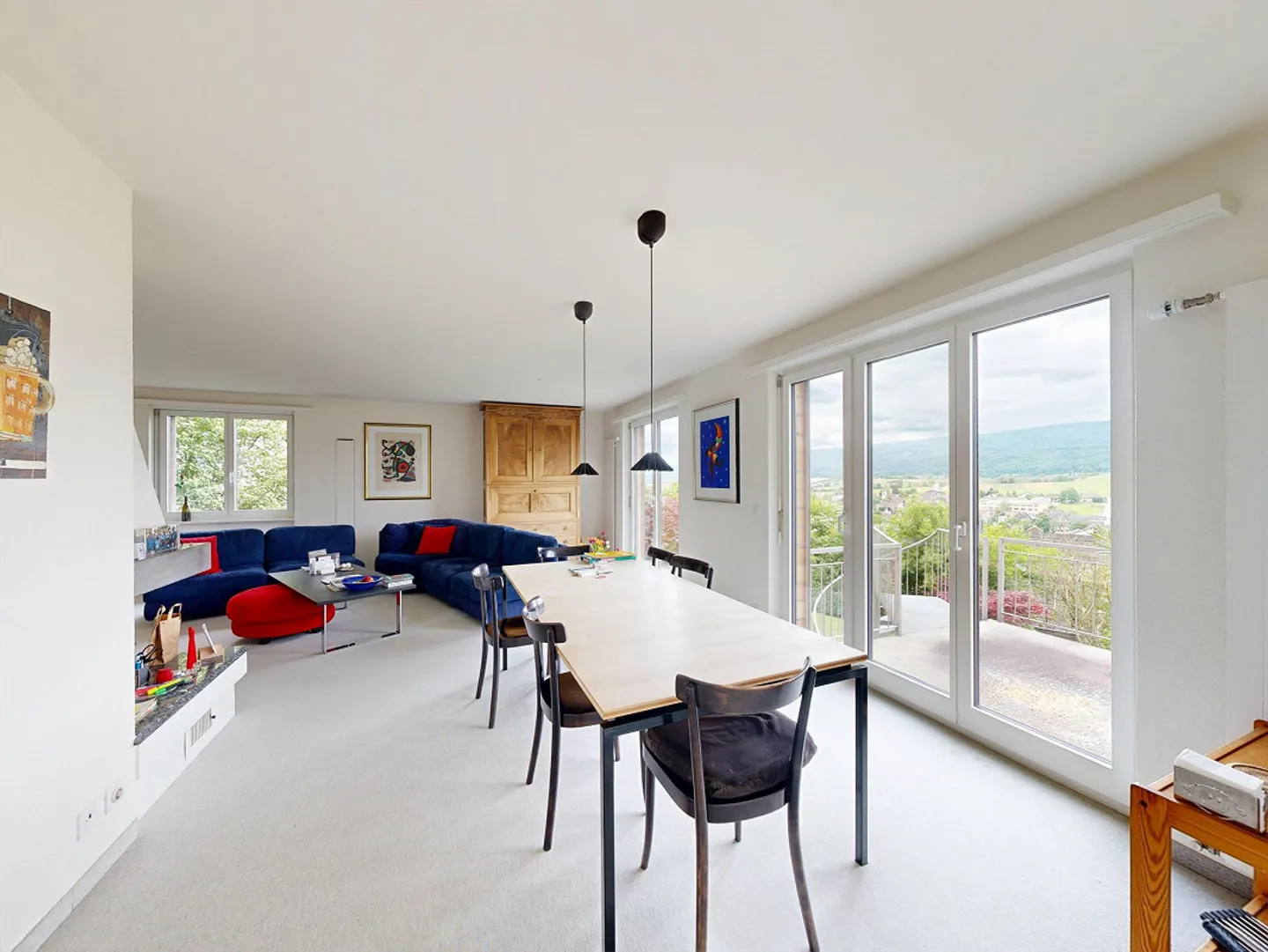Spacious Single-Family Home with Breathtaking Views - Photo 5 of 18