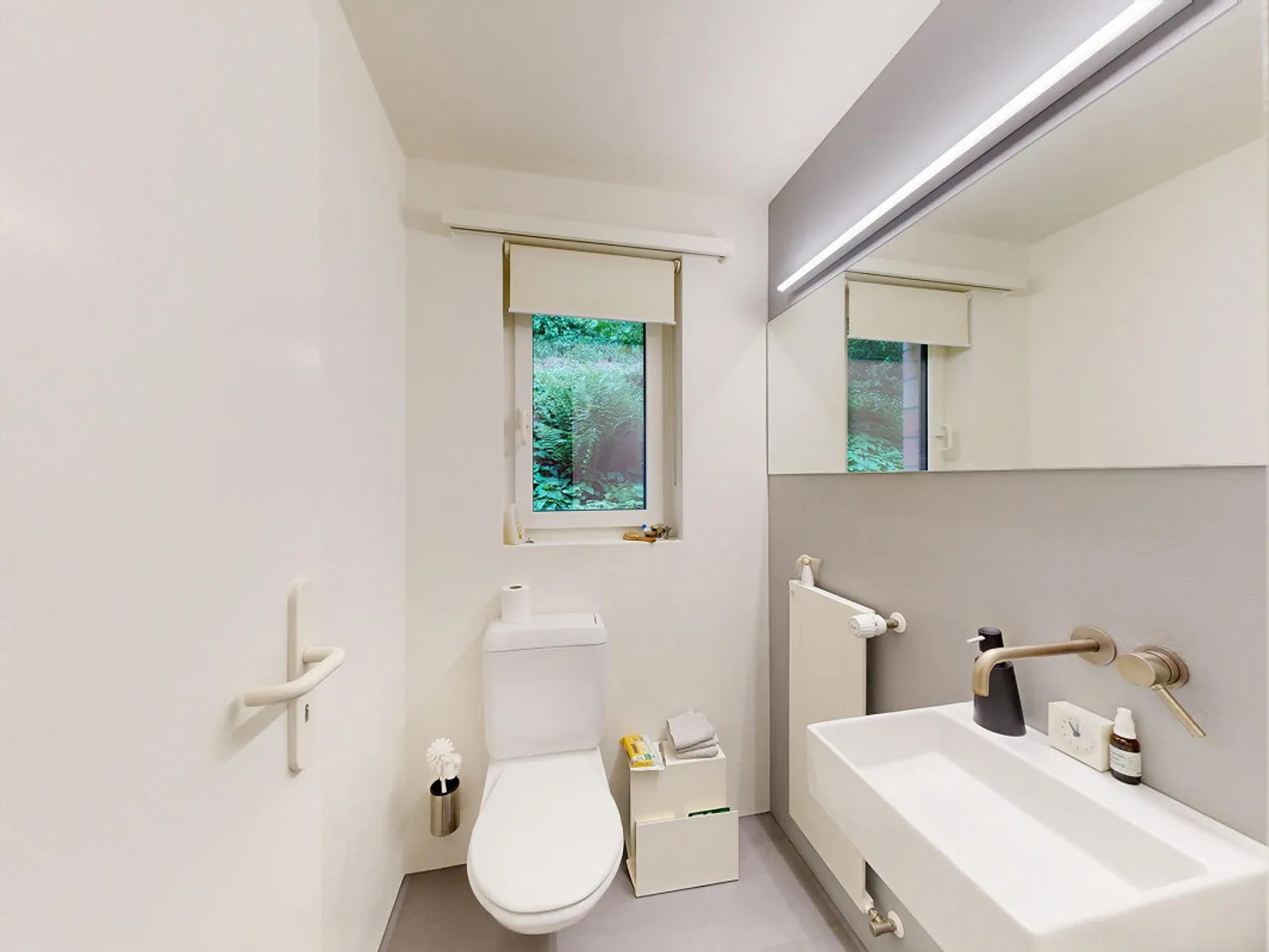 Spacious Single-Family Home with Breathtaking Views - Photo 13 of 18