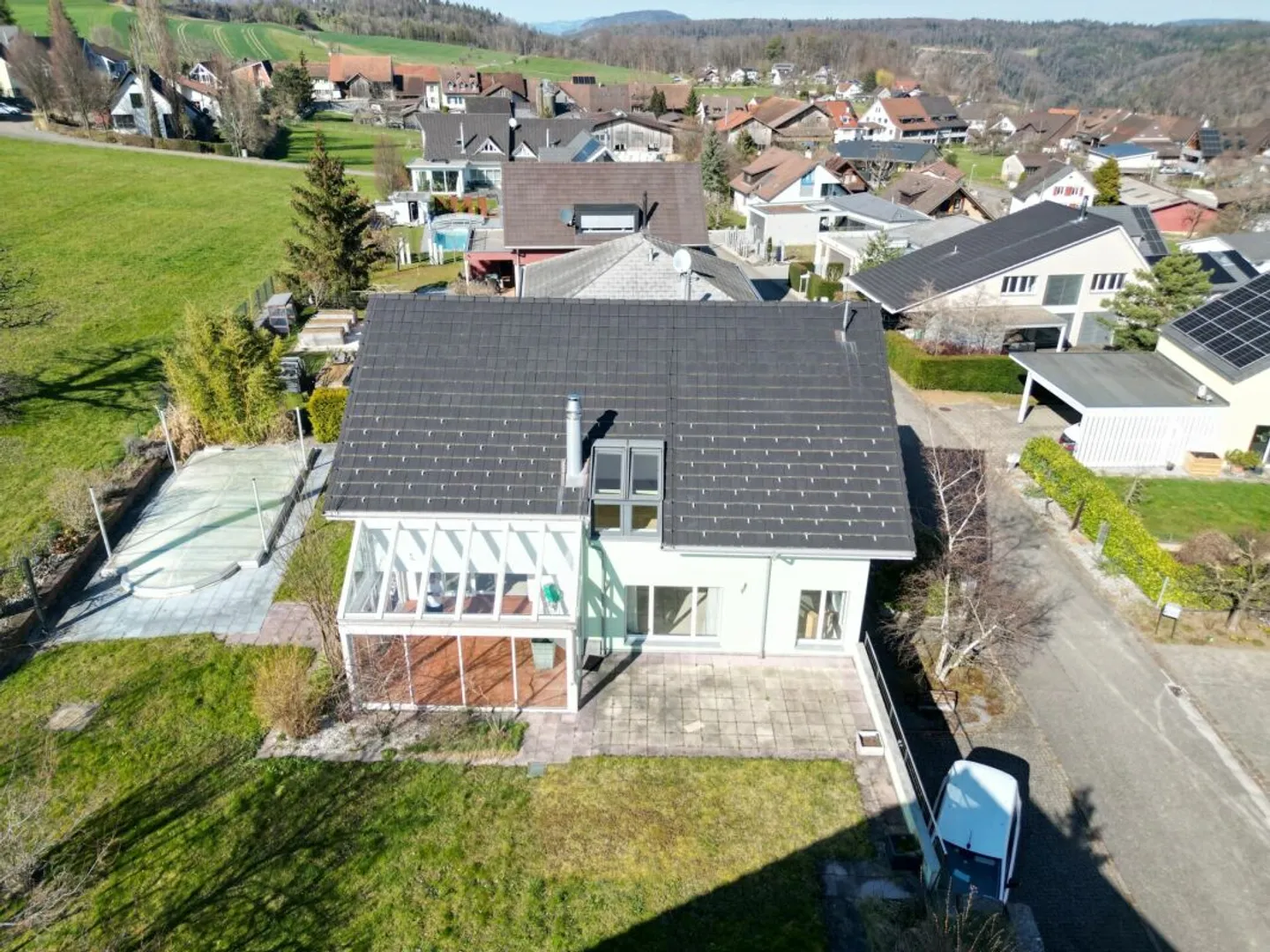 Detached single-family house with swimming pool, sauna, hobby room and large garage! - Photo 1 of 13