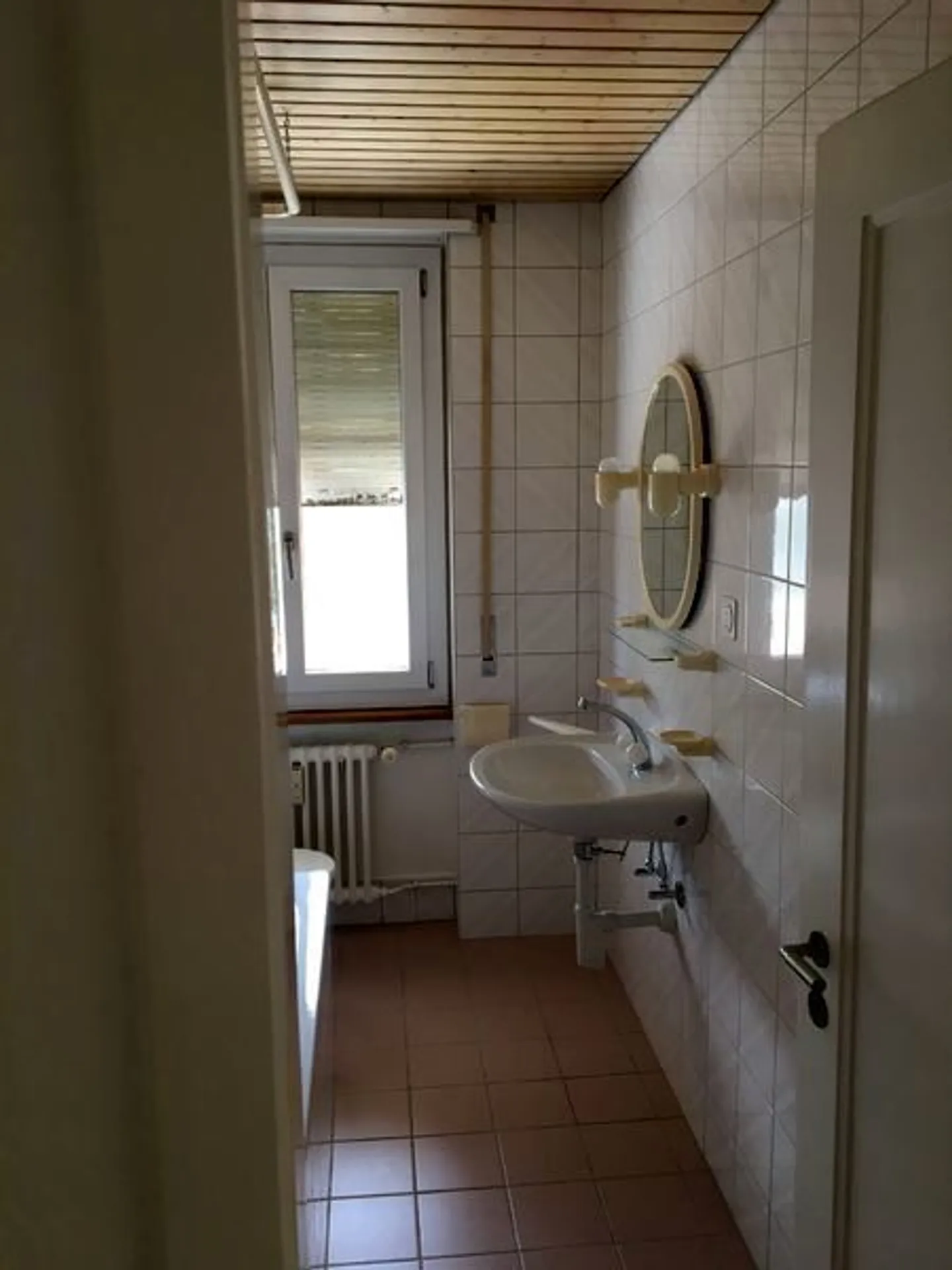 Cozy Apartment in Prime Location - Photo 4 of 5