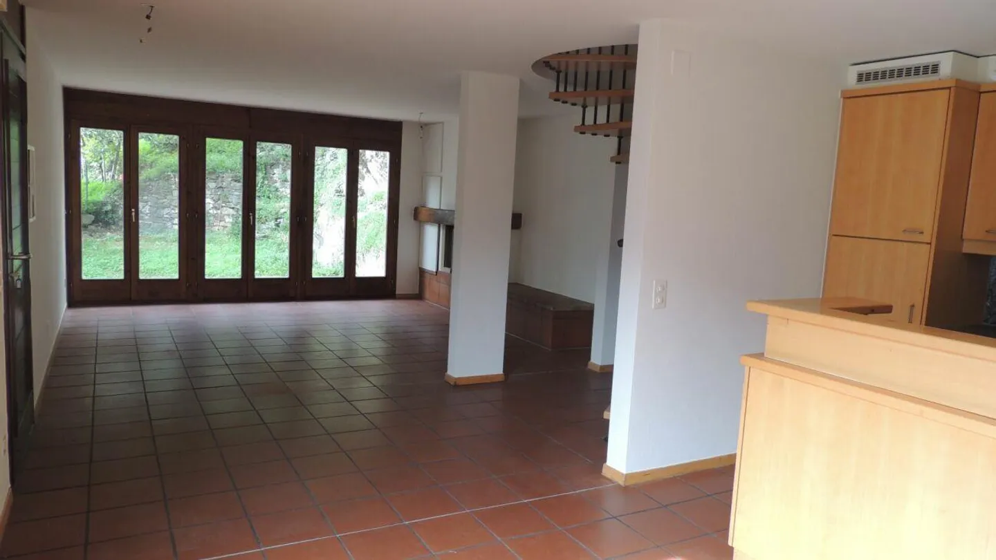 Maison individuelle de 5 pièces, jardin et agréable vue dégagée - Photo 5 sur 26