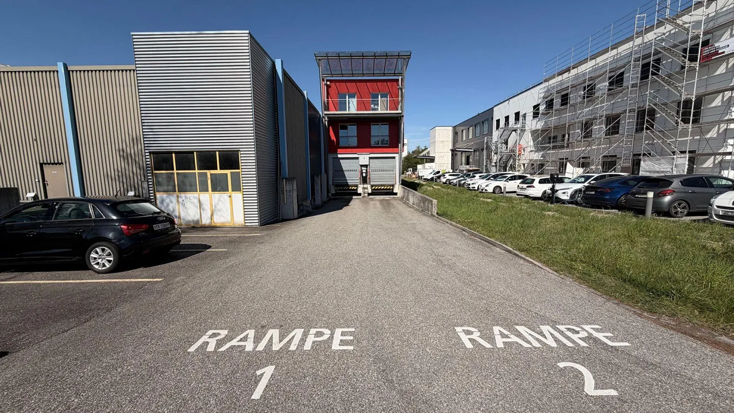 Spazio di magazzino e produzione nell'area industriale di Burgdorf in affitto - Foto 12 di 15