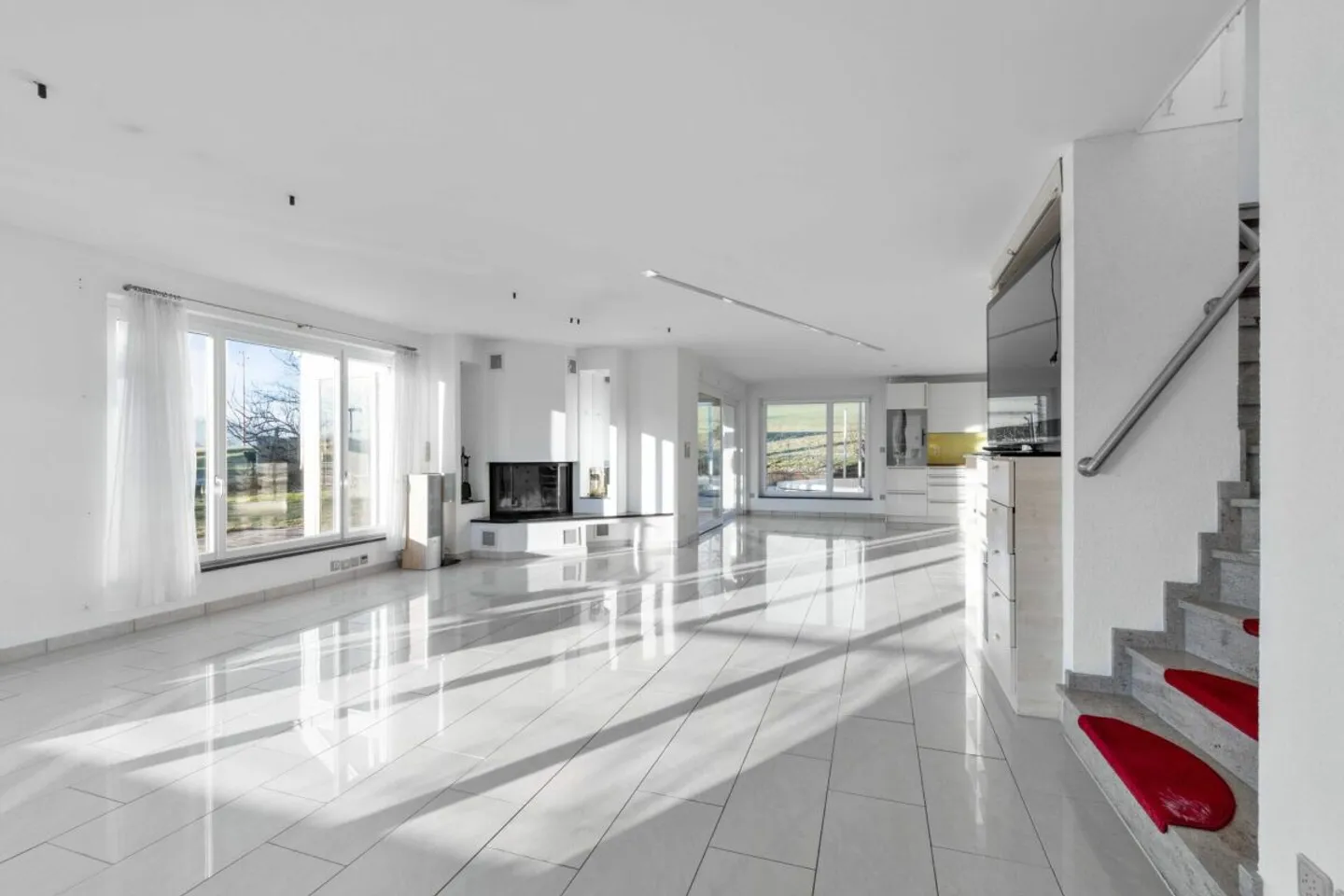 Detached single-family house with swimming pool, sauna, hobby room and large garage! - Photo 2 of 13