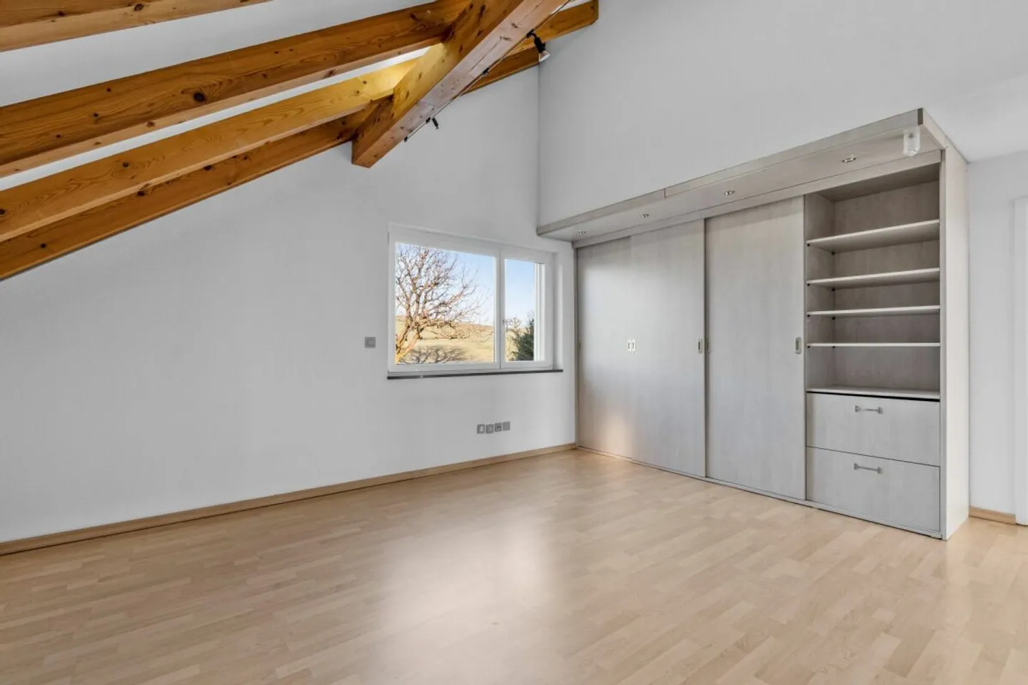 Detached single-family house with swimming pool, sauna, hobby room and large garage! - Photo 10 of 13