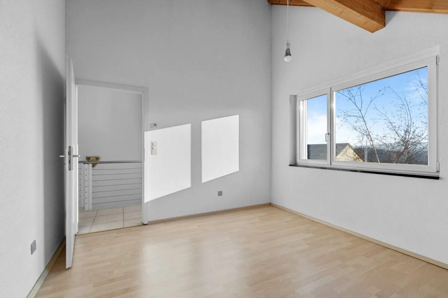 Detached single-family house with swimming pool, sauna, hobby room and large garage! - Photo 12 of 13