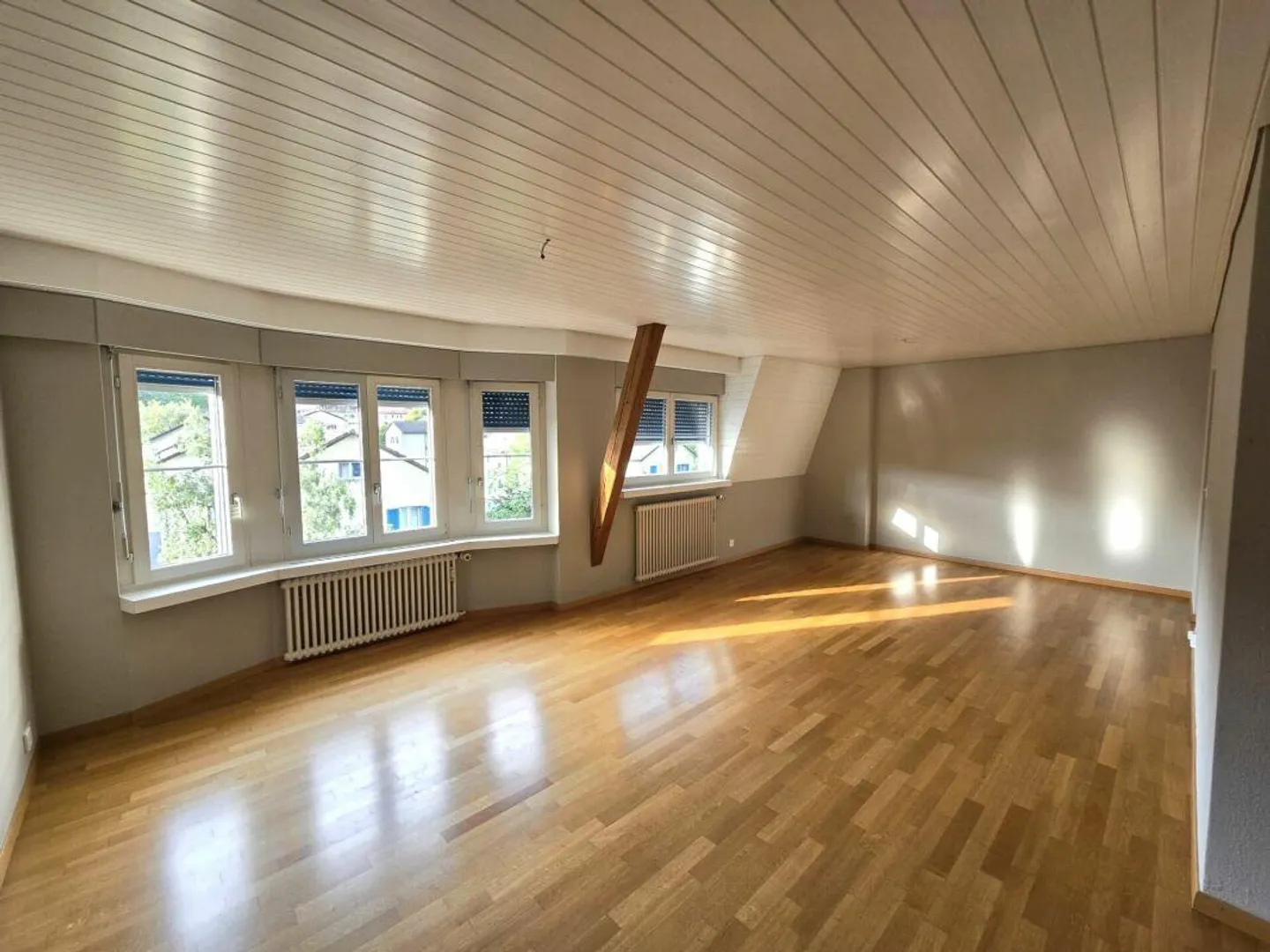 Appartement lumineux de 3,5 pièces au dernier étage - Photo 1 sur 9